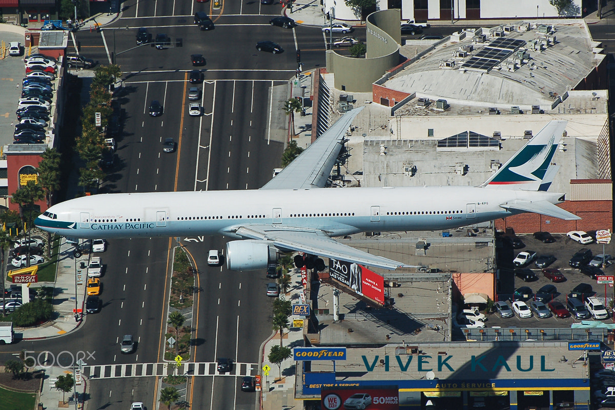 Nikon D50 sample photo. Cathay pacific 777-367(er) b-kpg @ lax photography