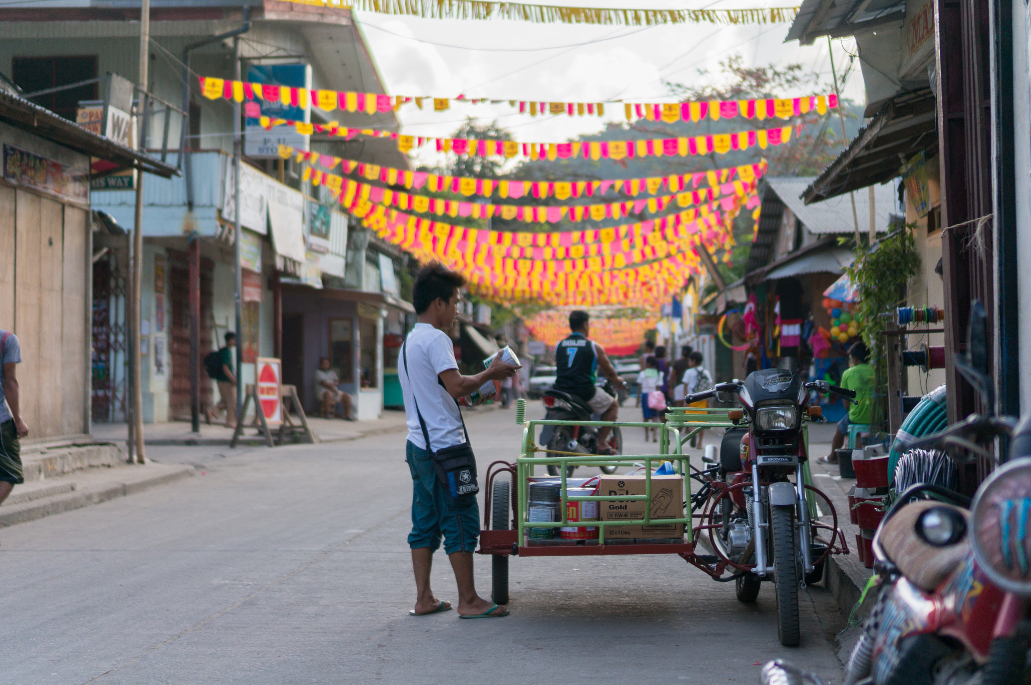 Sony Alpha NEX-6 + Sony E 35mm F1.8 OSS sample photo. El nido morning photography