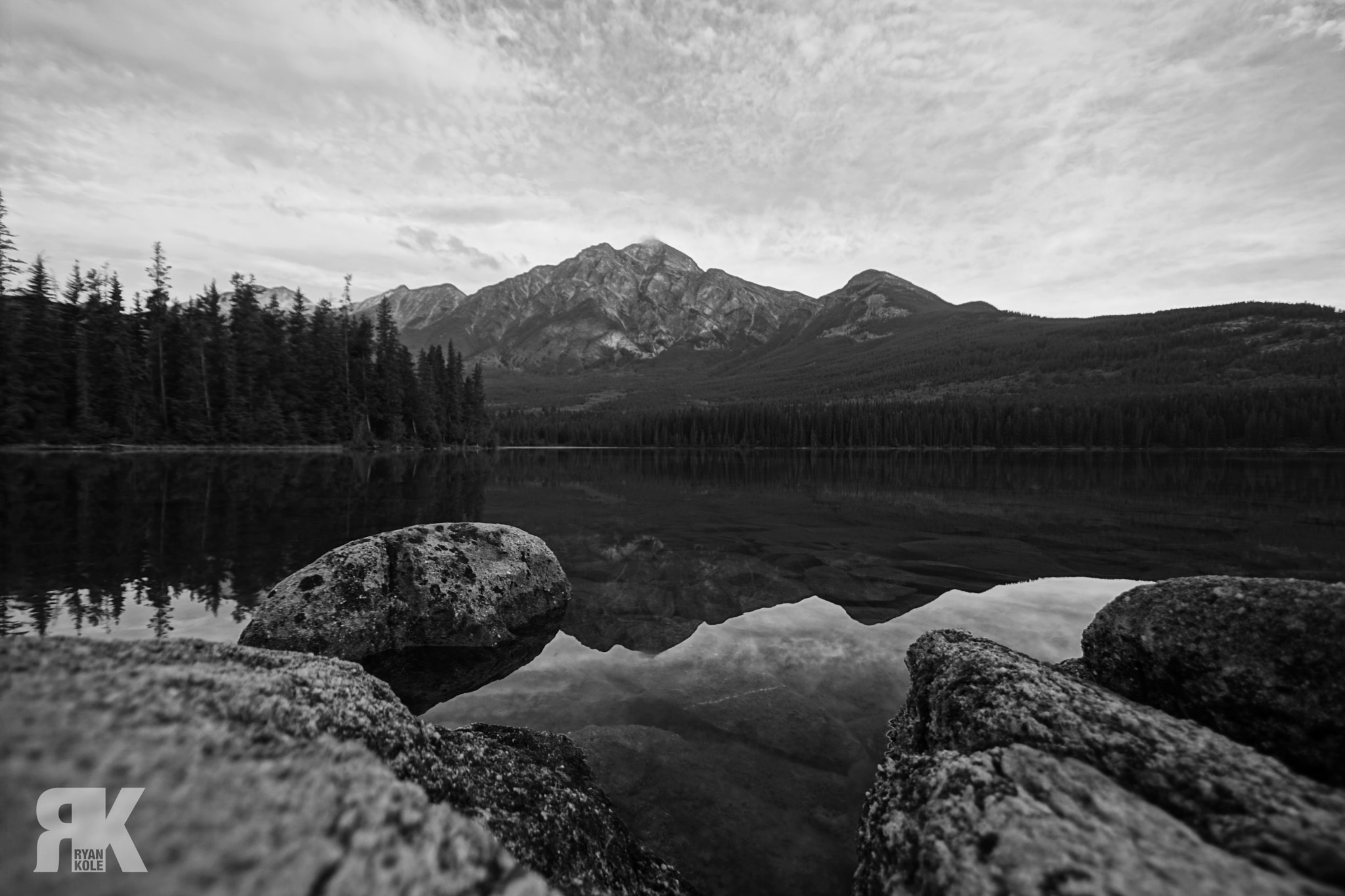 Sony ILCA-77M2 + DT 10-24mm F3.5-4.5 SAM sample photo. Pyramid mountain reflection photography