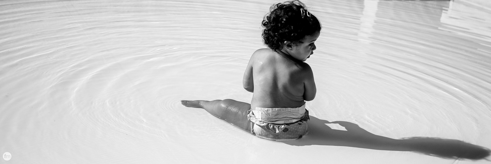Canon EF 28mm F2.8 sample photo. Little circle in the pool photography