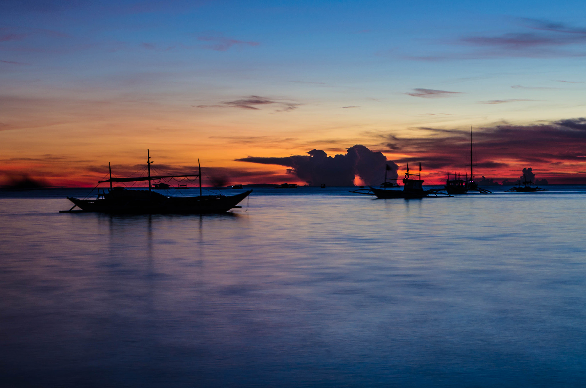 Nikon D5100 + Nikon PC-E Nikkor 24mm F3.5D ED Tilt-Shift sample photo. Sunset at boracay photography