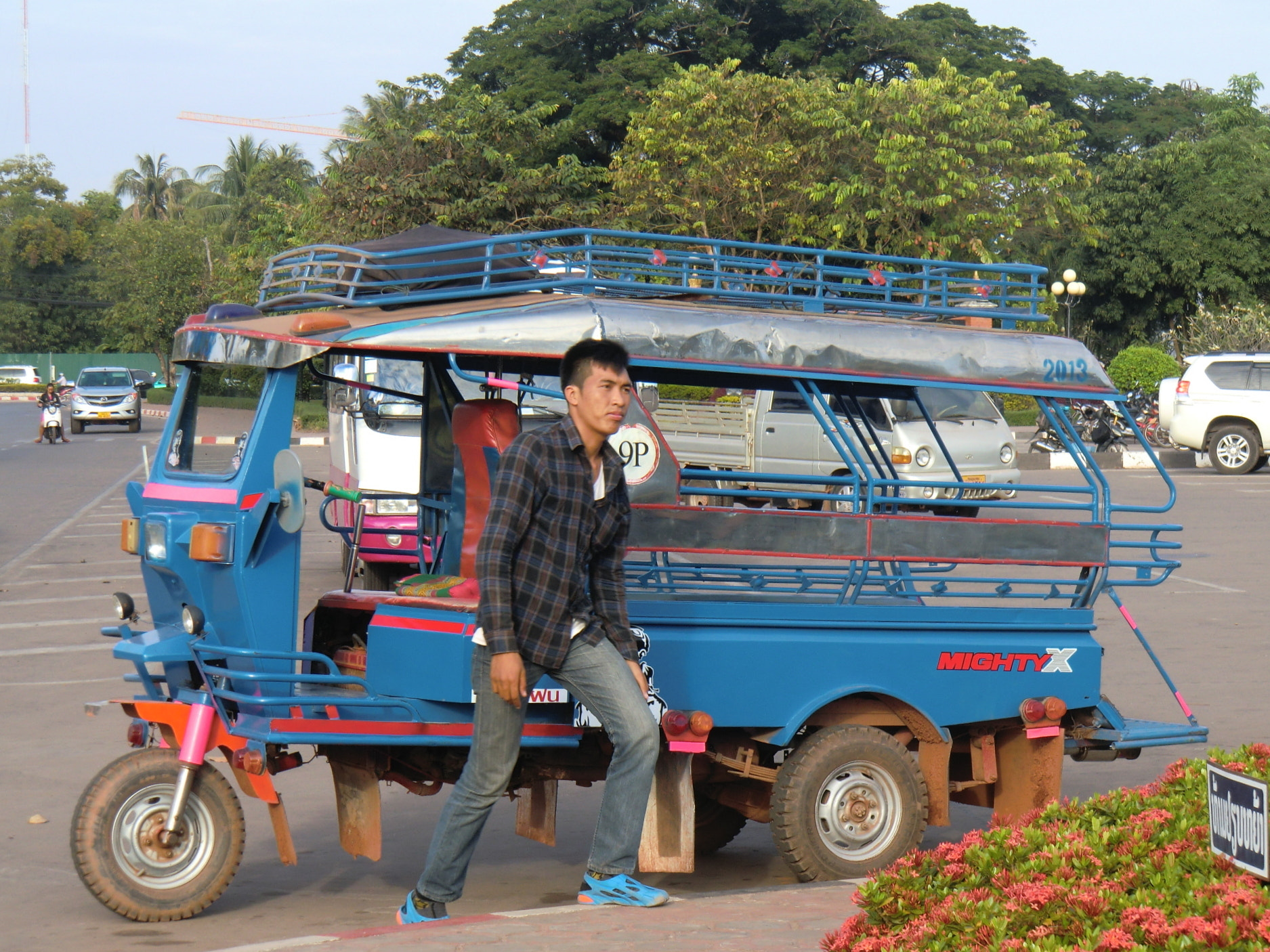 CASIO EX-H15 sample photo. Pha - vientian rickshaw photography