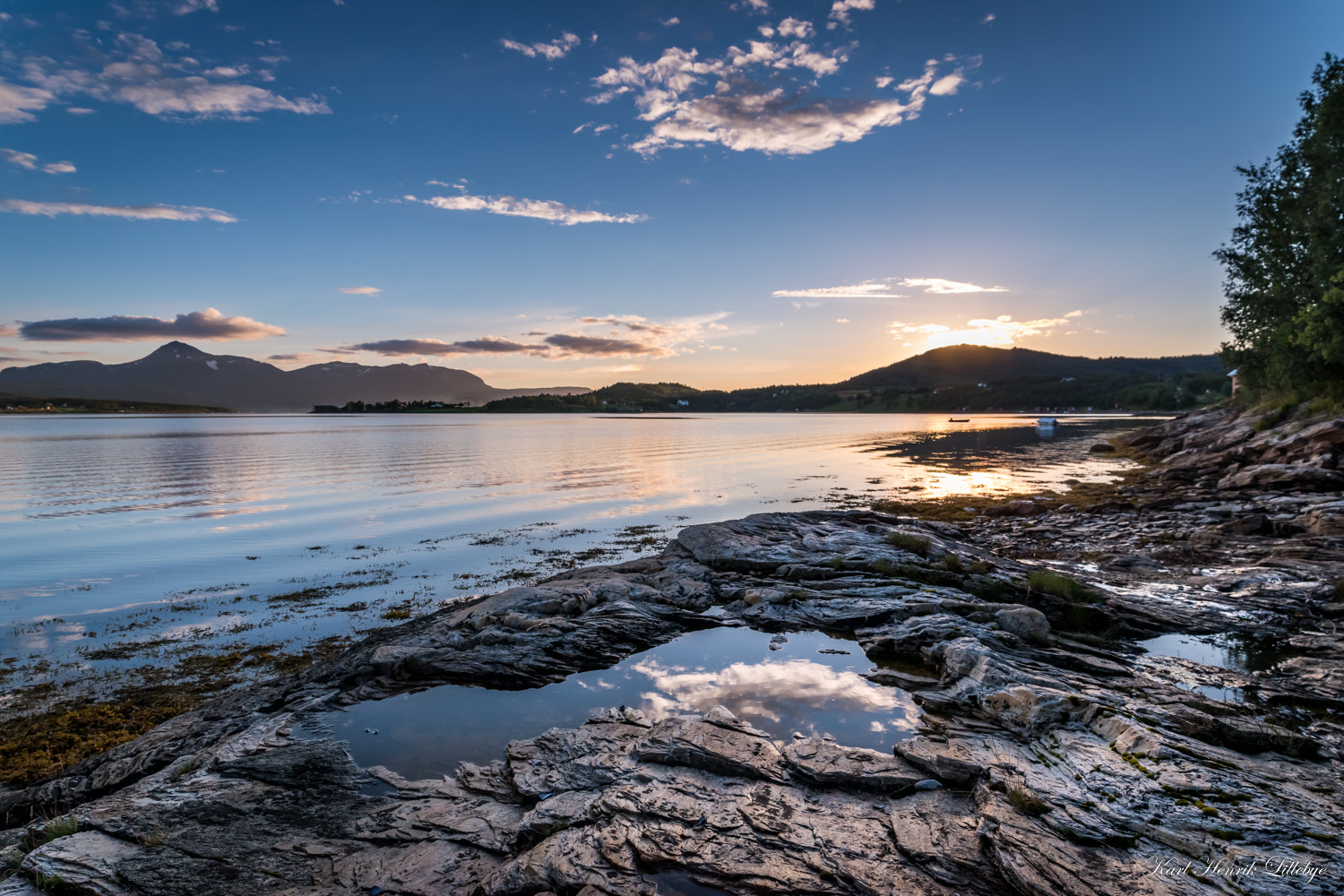 Samyang 14mm F2.8 ED AS IF UMC sample photo. Sunset in the north photography