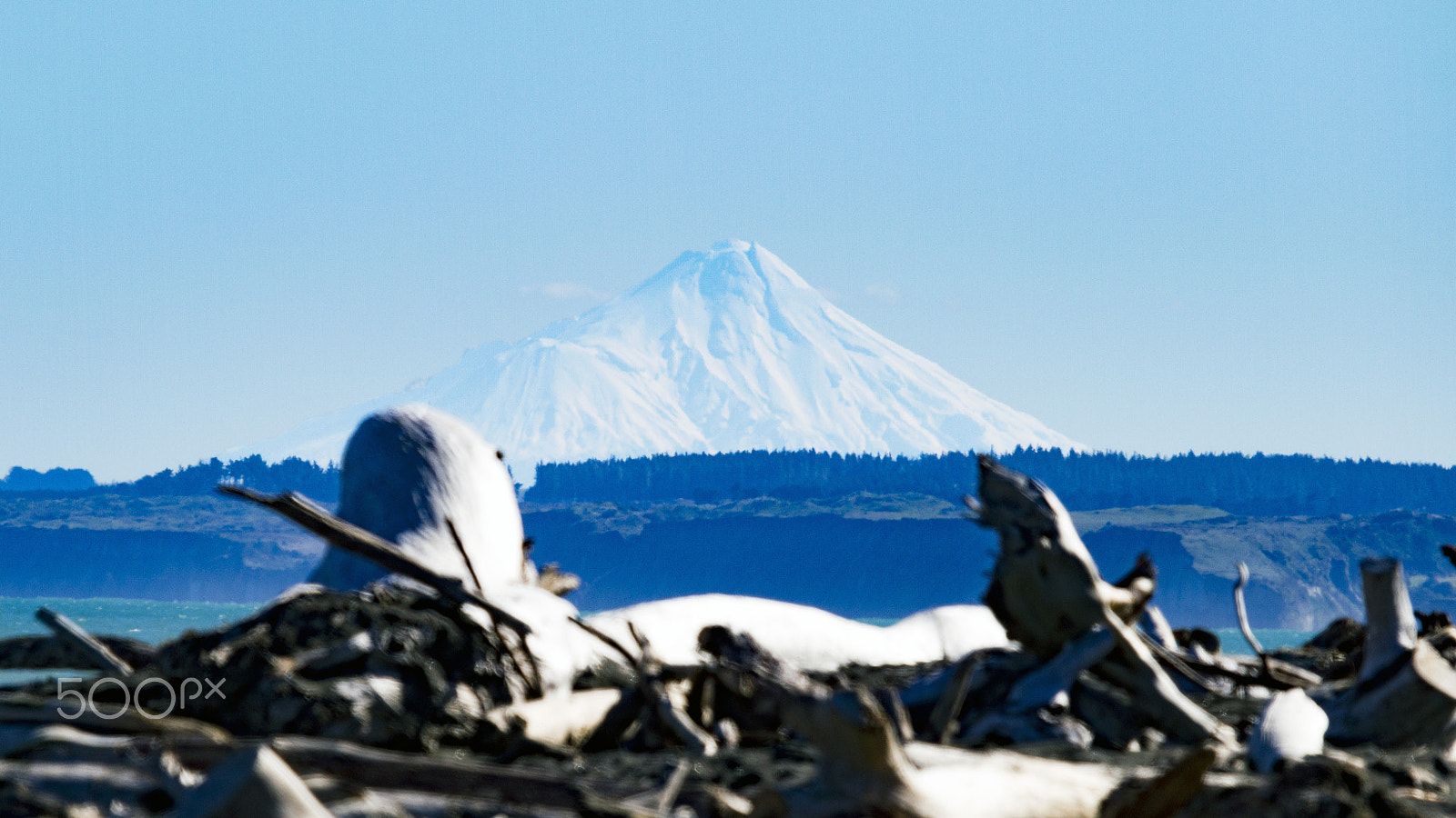 Canon EF 100-400mm F4.5-5.6L IS USM sample photo. Snowy mountain photography
