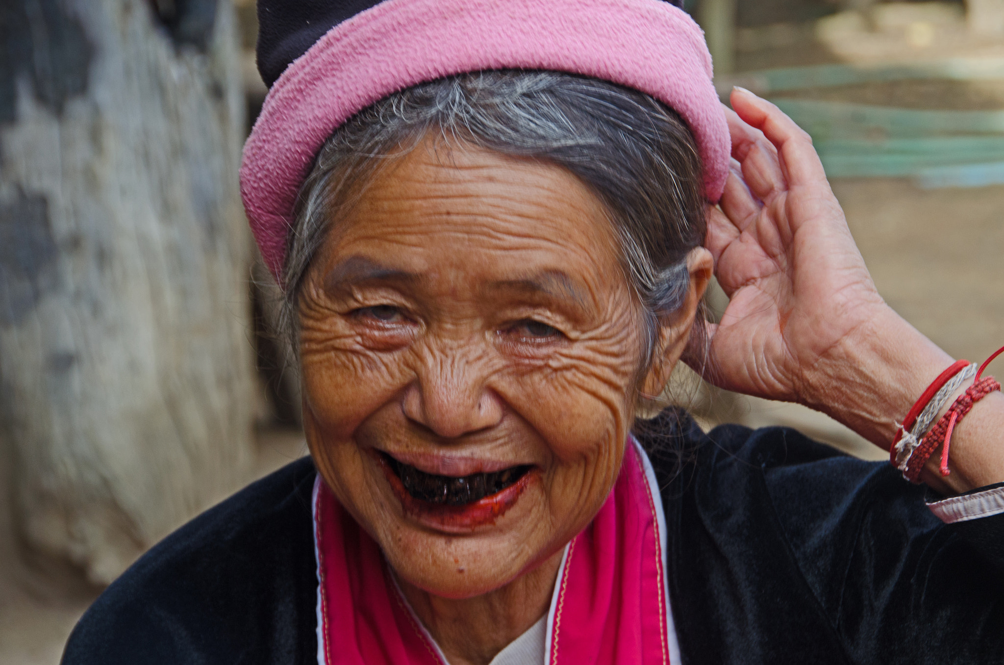 Sigma 18-250mm F3.5-6.3 DC OS HSM sample photo. Smile photography