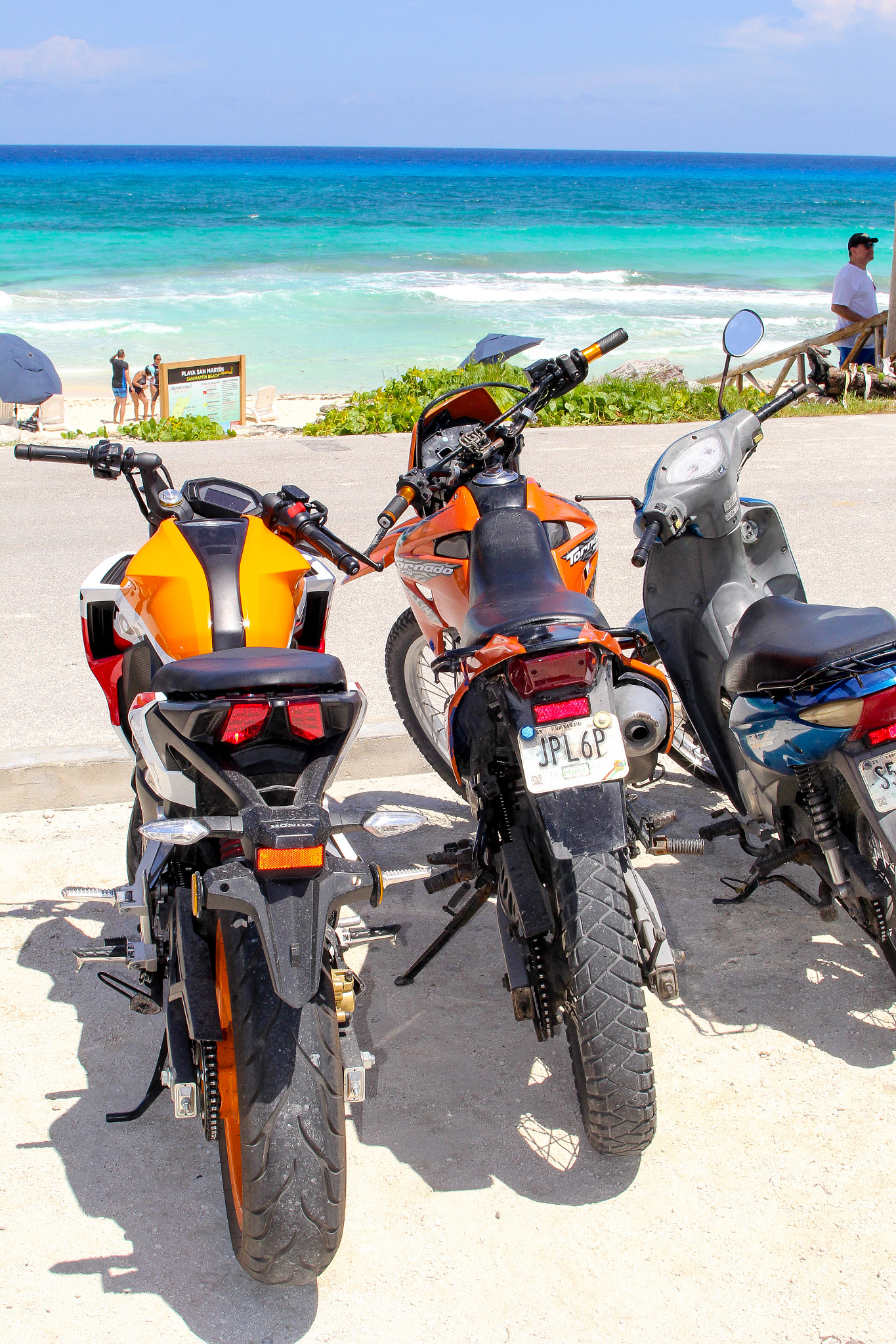 Canon EOS 60D + EF28-70mm f/2.8L USM sample photo. Cozumel motor cycles photography