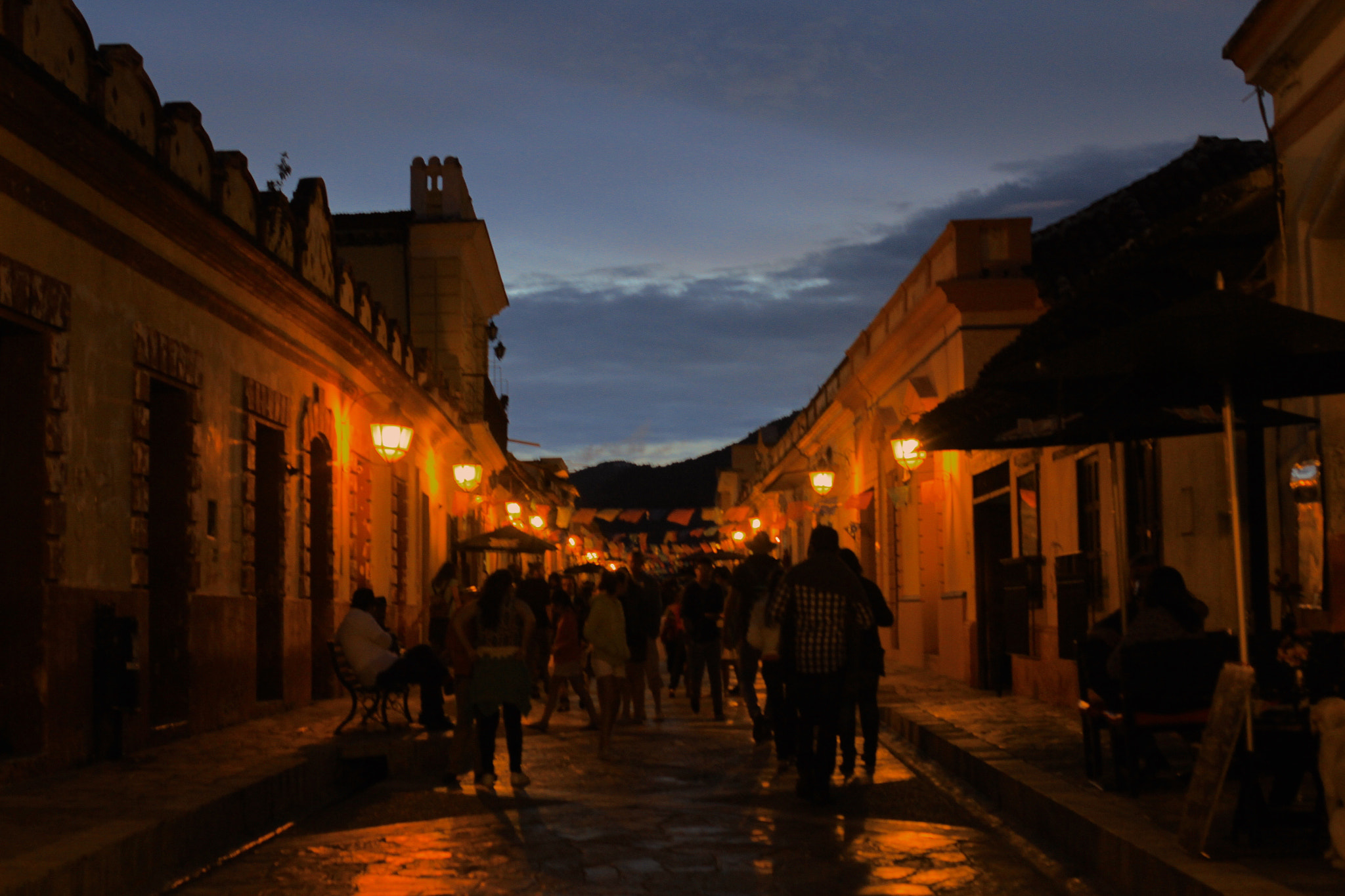 Canon EF 35mm F2 IS USM sample photo. Linda tarde san cristobal. photography