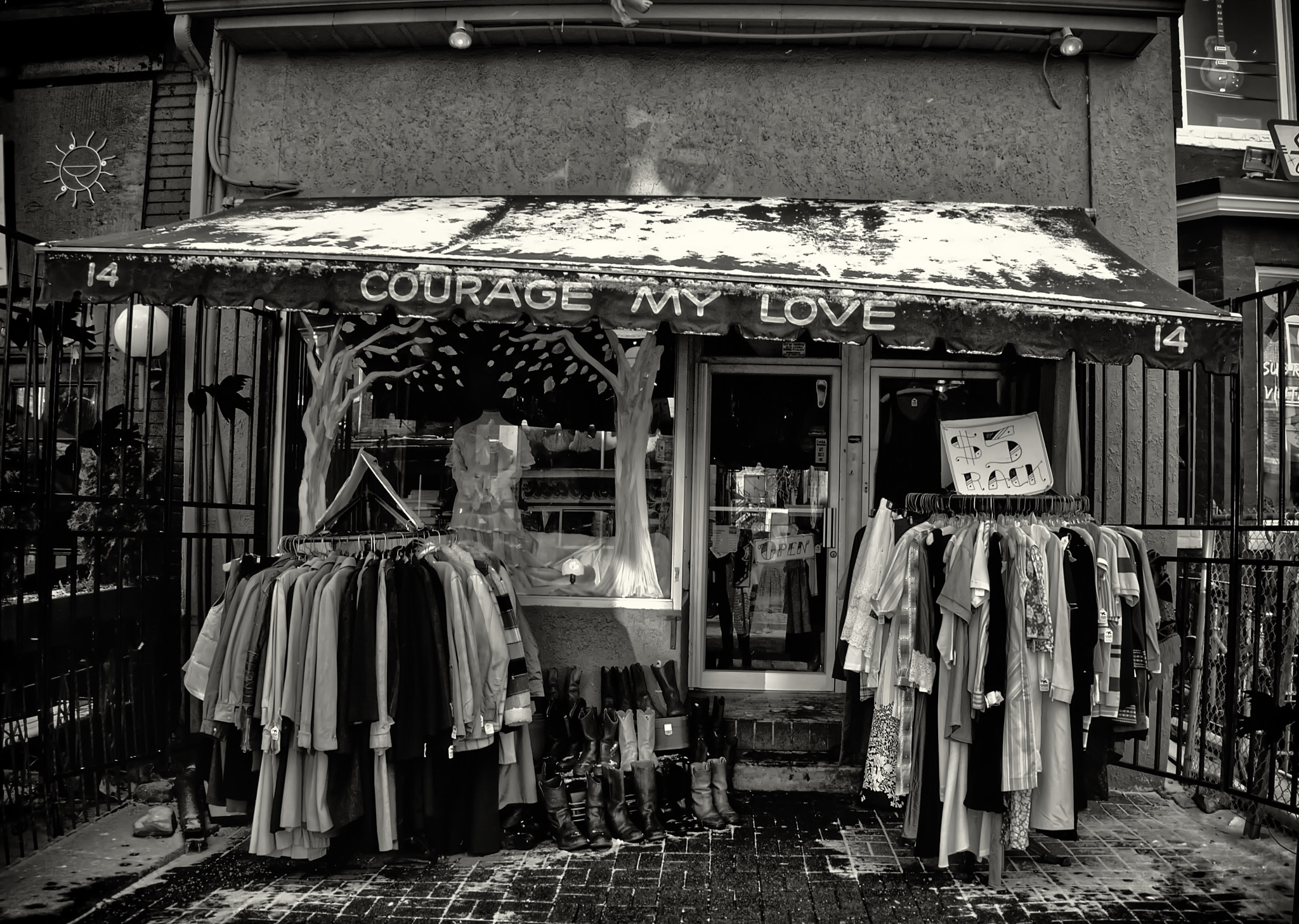 Olympus PEN E-PM1 sample photo. The vintage clothing shop photography