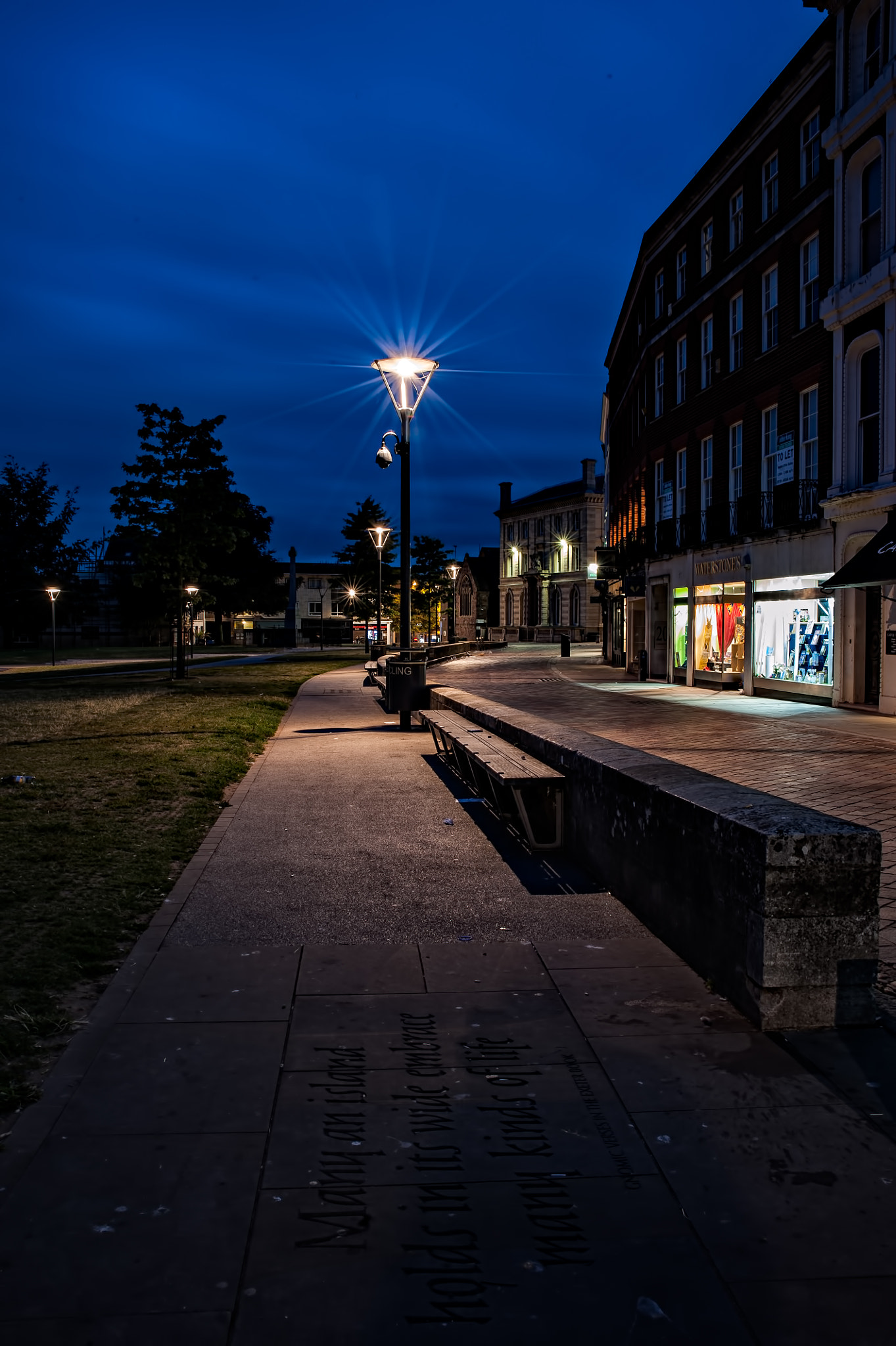 AF Zoom-Nikkor 28-105mm f/3.5-4.5D IF sample photo. Dawn at the cathedral yard photography