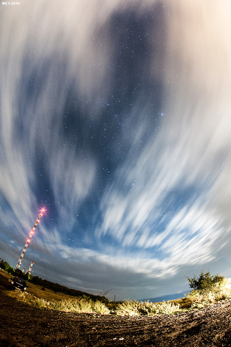 Nikon D90 + Samyang 8mm F3.5 Aspherical IF MC Fisheye sample photo. Looking for perseids.. photography