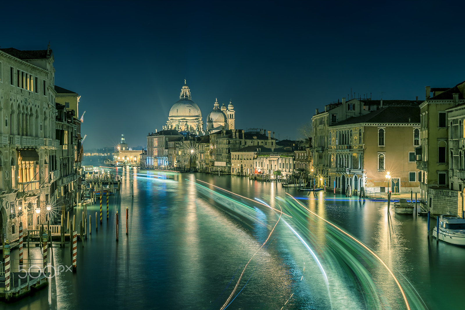 Nikon D5300 + AF-S DX Zoom-Nikkor 18-55mm f/3.5-5.6G ED sample photo. Venice grand canal by night photography