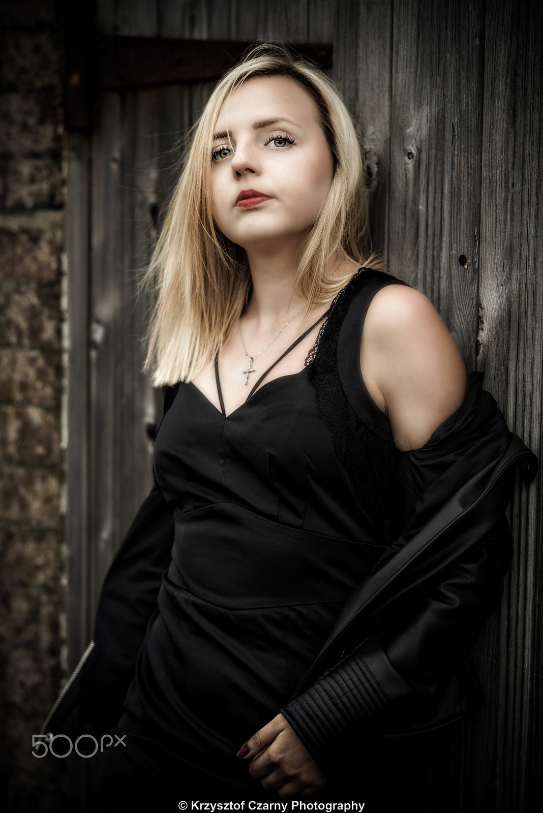 ZEISS Planar T* 85mm F1.4 sample photo. Viktorija - wood you please...? photography