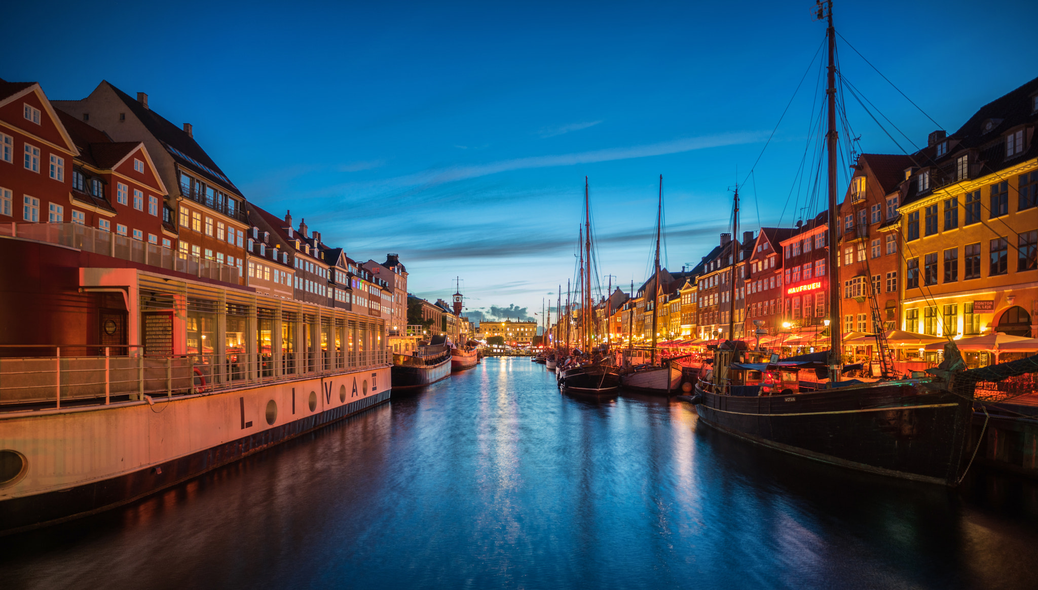 Sony a7R + E 18mm F2.8 sample photo. Harbour copenhagen at night photography