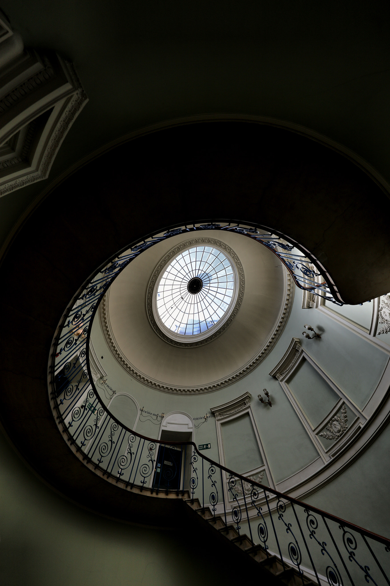 Canon EF 11-24mm F4L USM sample photo. London photography