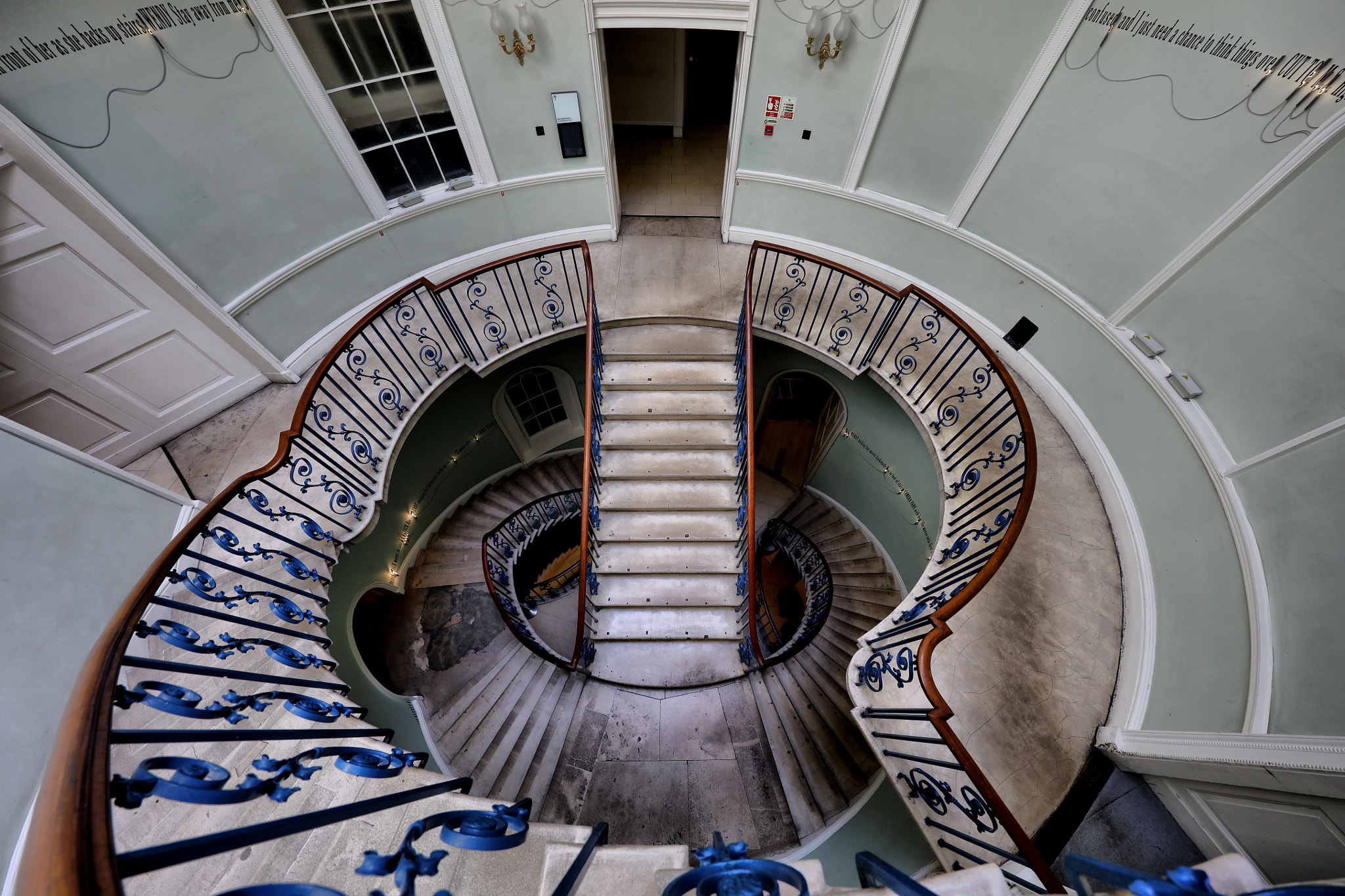 Canon EOS 5DS R + Canon EF 11-24mm F4L USM sample photo. London photography
