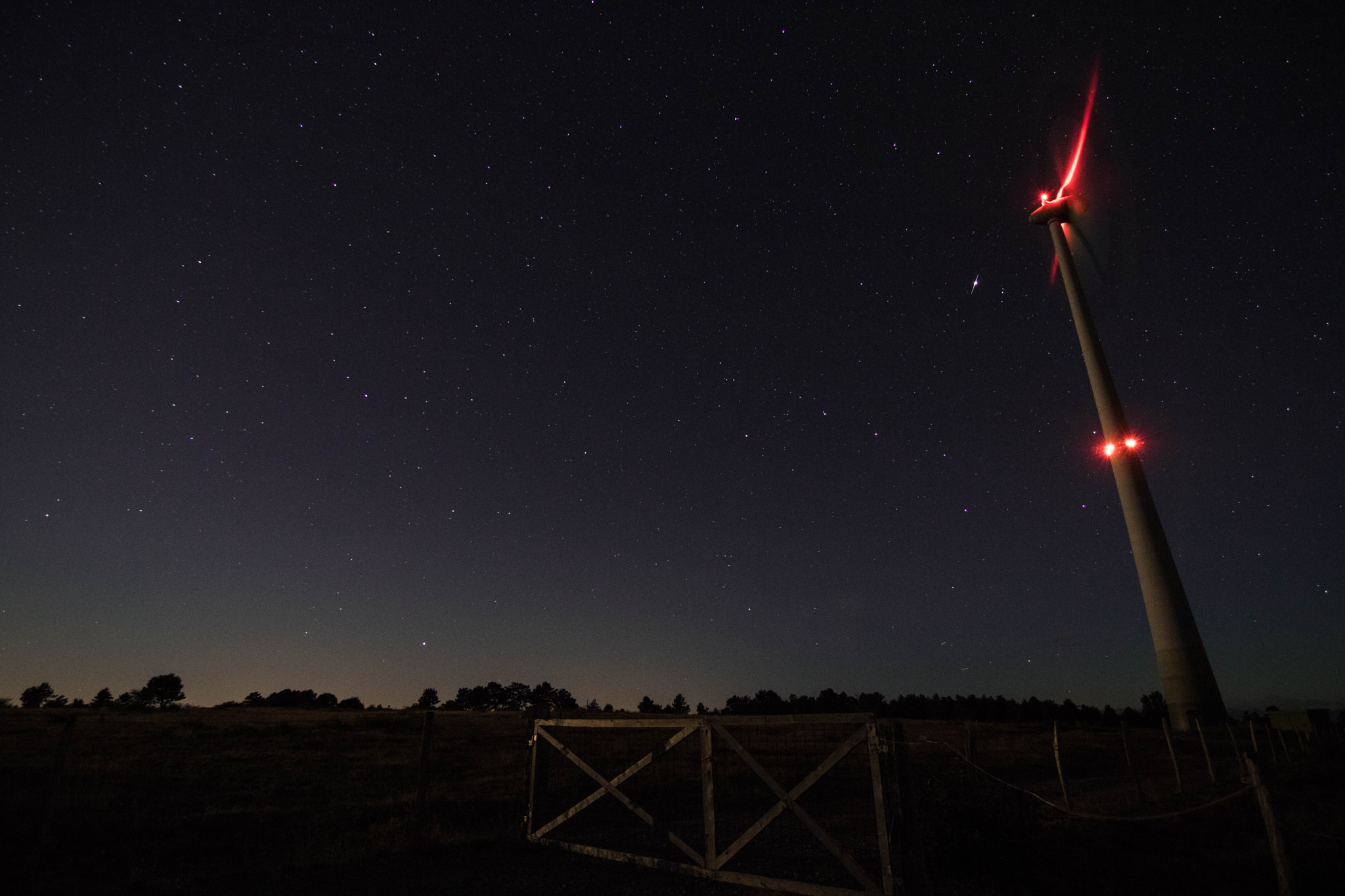 Canon EOS 750D (EOS Rebel T6i / EOS Kiss X8i) sample photo. Shooting stars photography