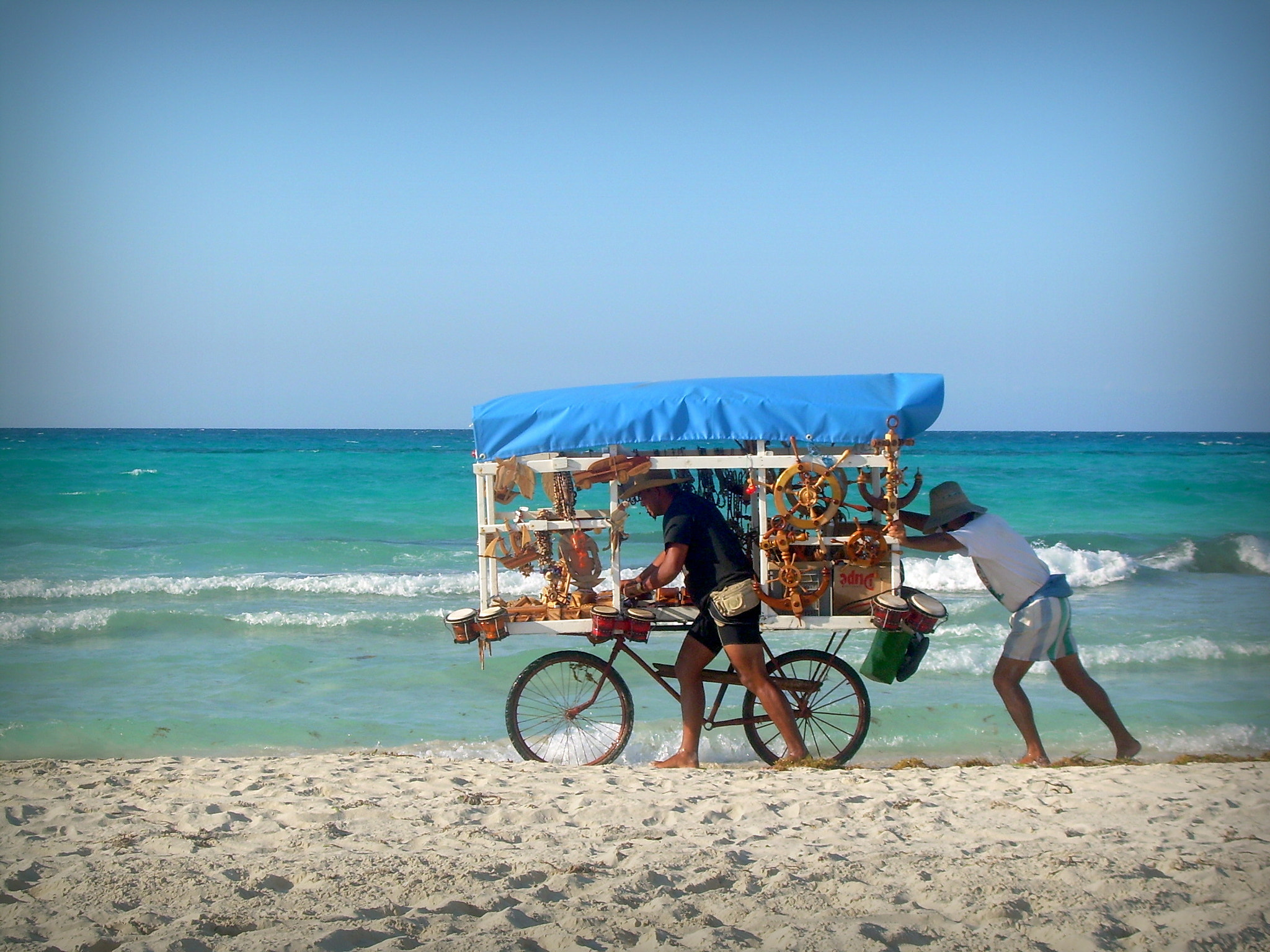 Nikon COOLPIX L4 sample photo. Cuba 2007 photography