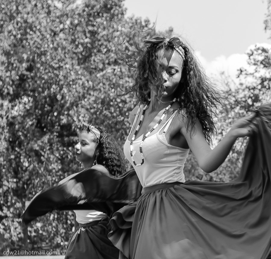 Canon EF 17-40mm F4L USM sample photo. The dancers photography