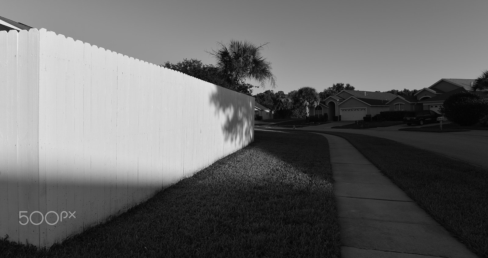 Nikon AF-S Nikkor 20mm F1.8G ED sample photo. Fence photography