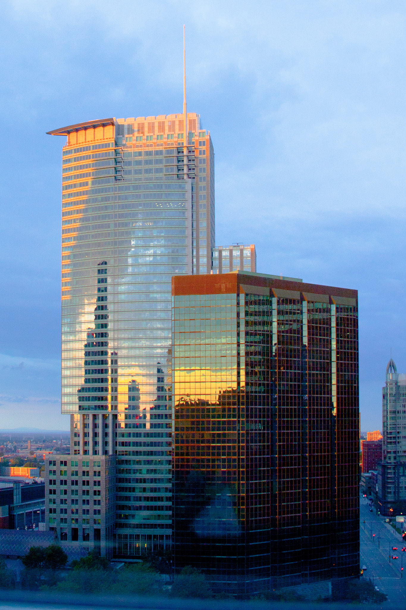 Canon EOS 50D sample photo. Montreal high rise sunset photography