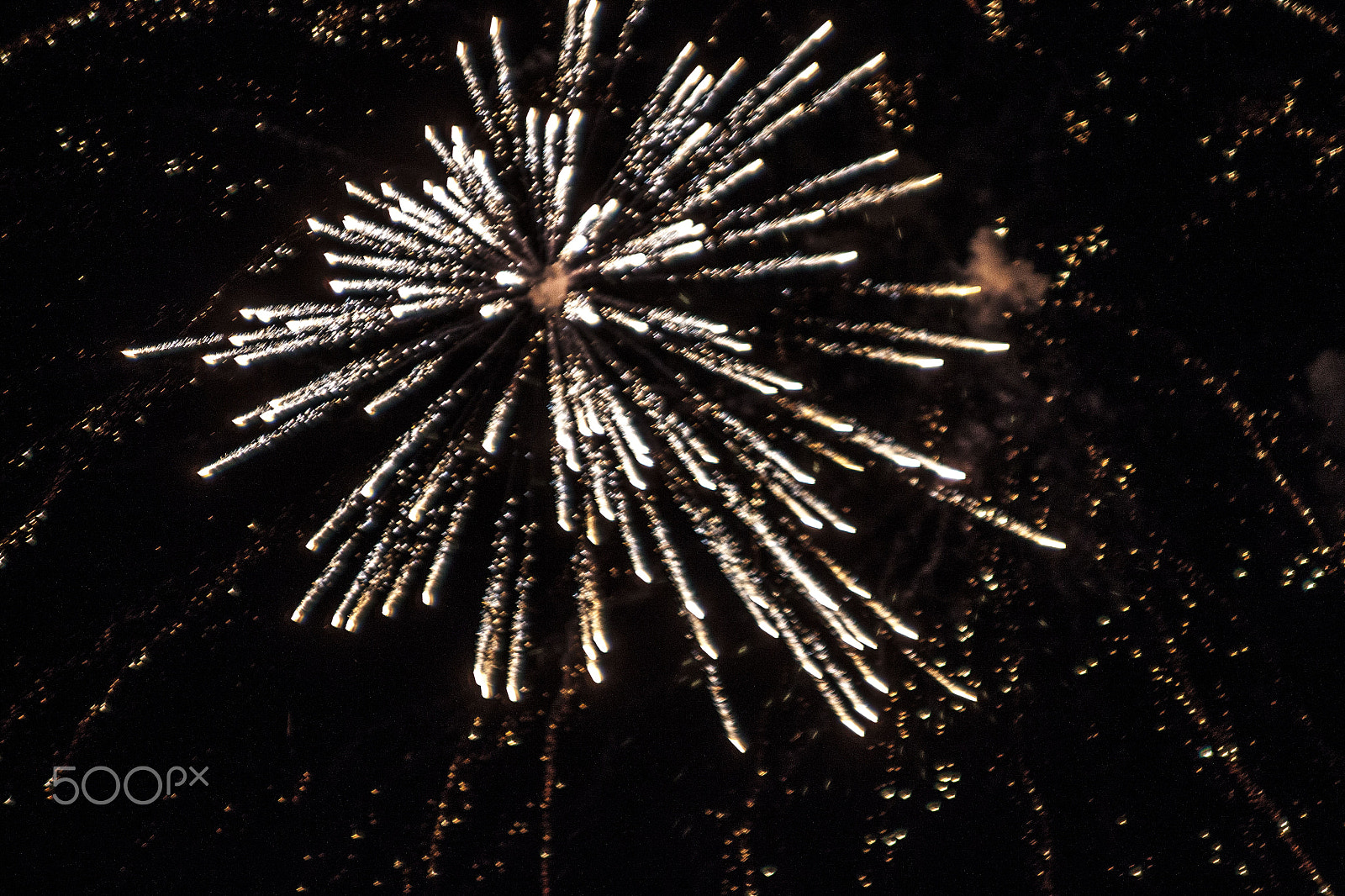 Canon EOS 500D (EOS Rebel T1i / EOS Kiss X3) sample photo. Fireworks photography
