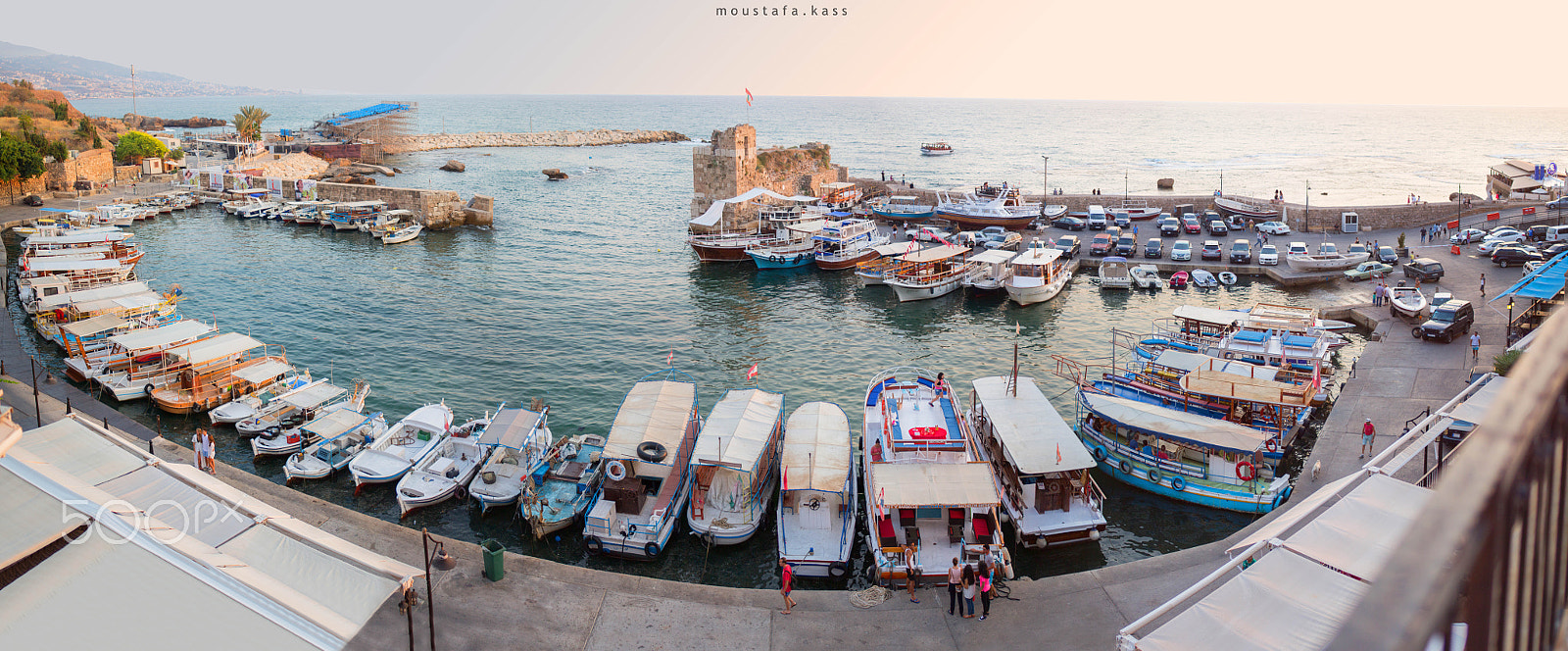 Canon EOS 700D (EOS Rebel T5i / EOS Kiss X7i) + Canon EF 35mm F2 sample photo. Panoramic view of the port at jbeil photography