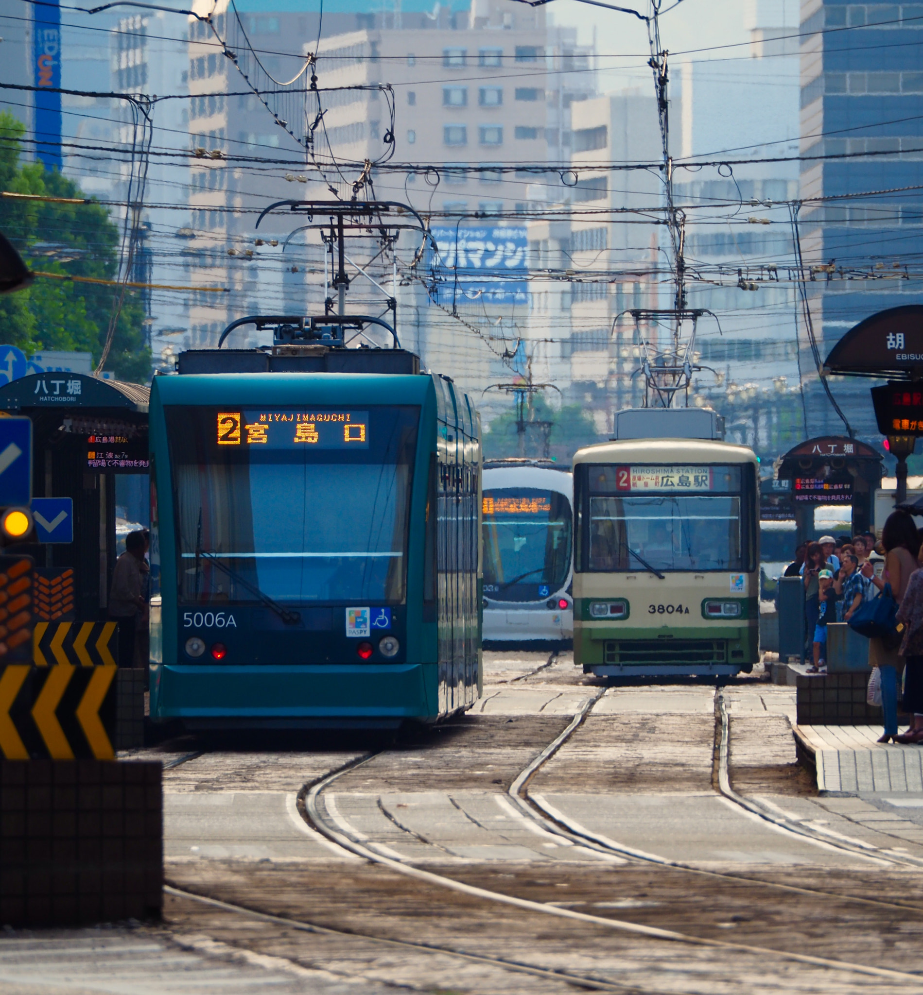 Olympus OM-D E-M10 II sample photo. 広島電鉄 hiroshima trams photography