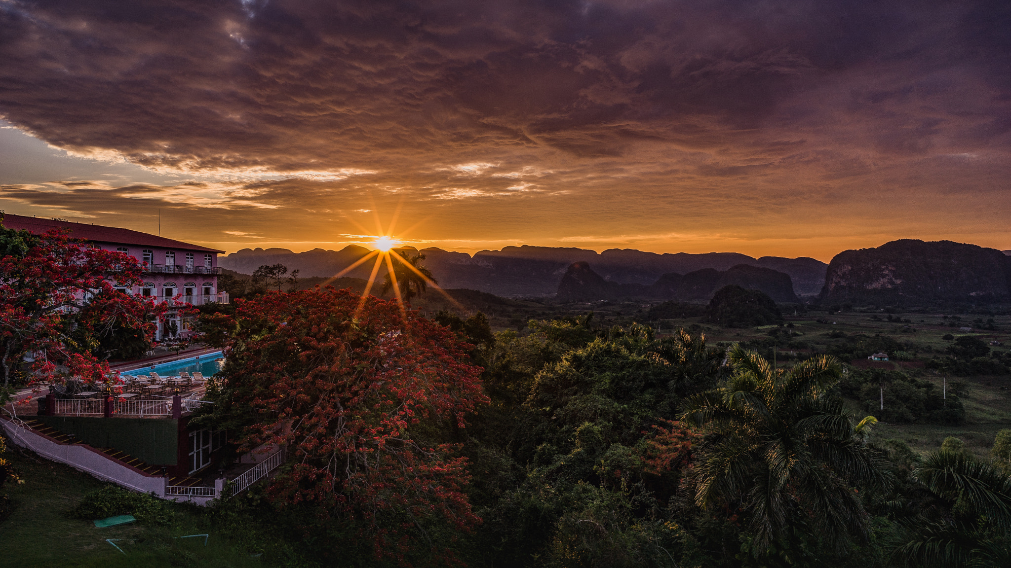 E 21mm F2.8 sample photo. Sundown in vinales photography