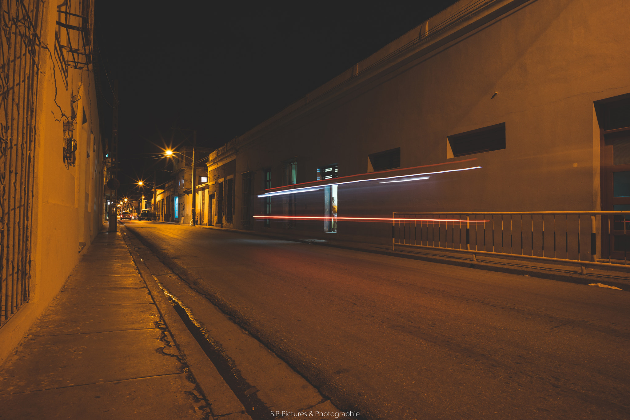 Sony a7 II + E 21mm F2.8 sample photo. Holguin at night photography