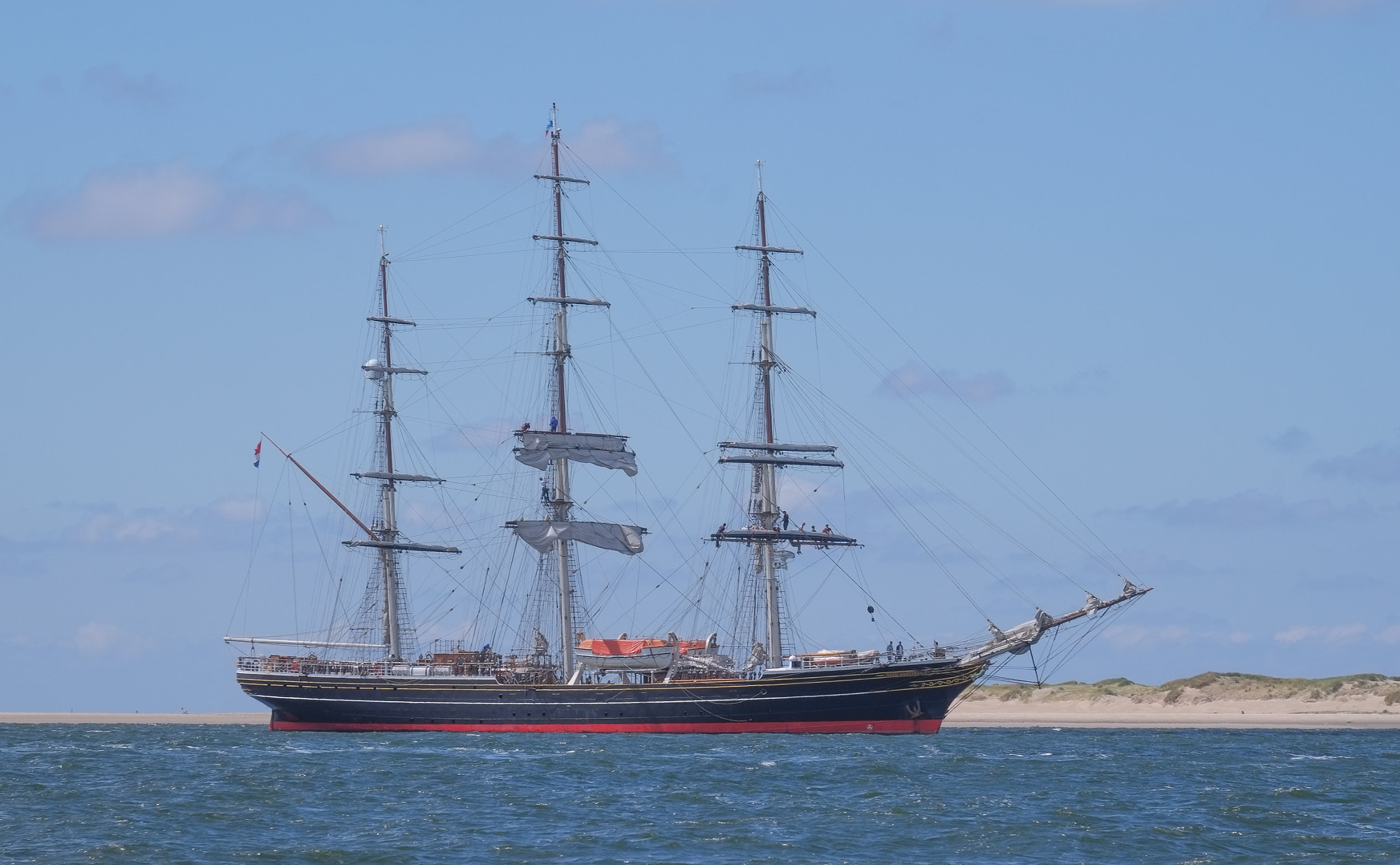 Fujifilm X-E1 + Fujifilm XC 50-230mm F4.5-6.7 OIS sample photo. Sy stad amsterdam anchoring at texel photography
