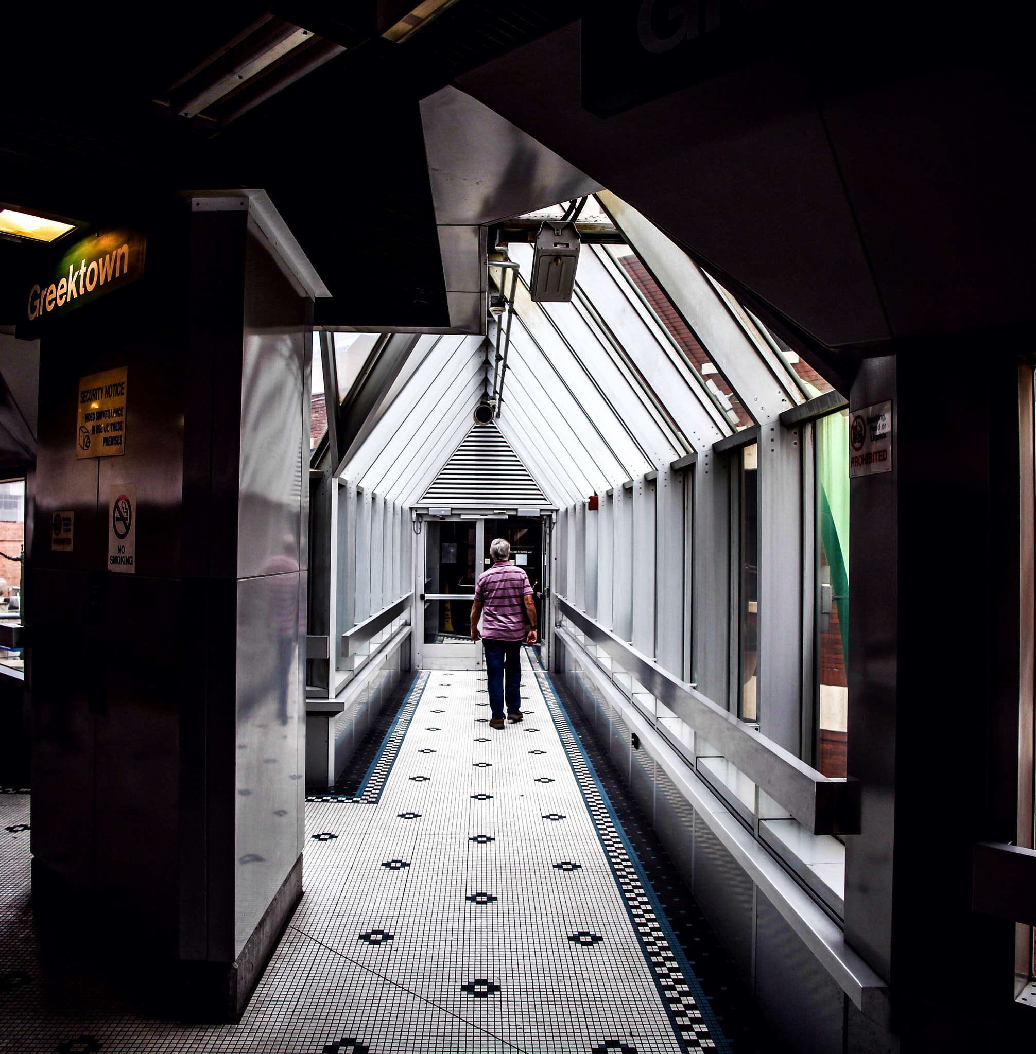 Canon EF 20-35mm F3.5-4.5 USM sample photo. One man photography