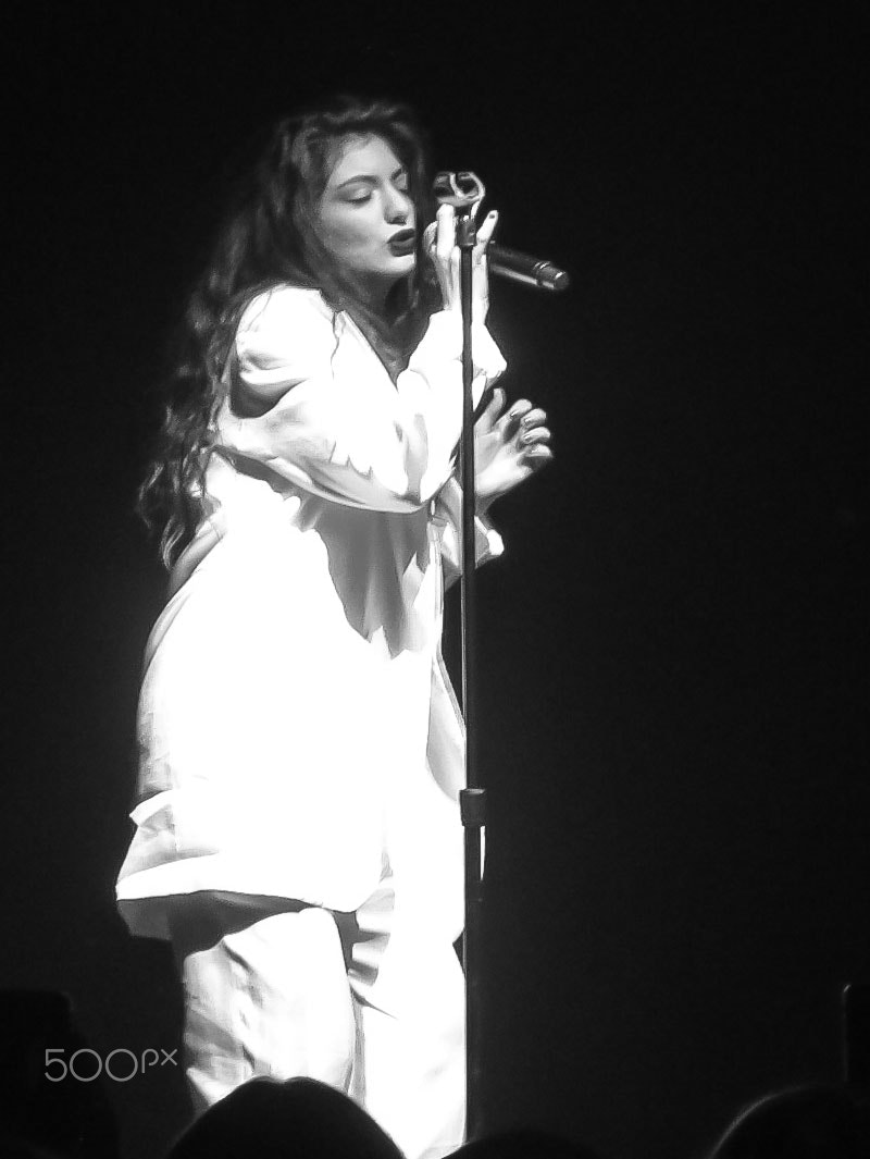 Canon PowerShot SD780 IS (Digital IXUS 100 IS / IXY Digital 210 IS) sample photo. Lorde photography