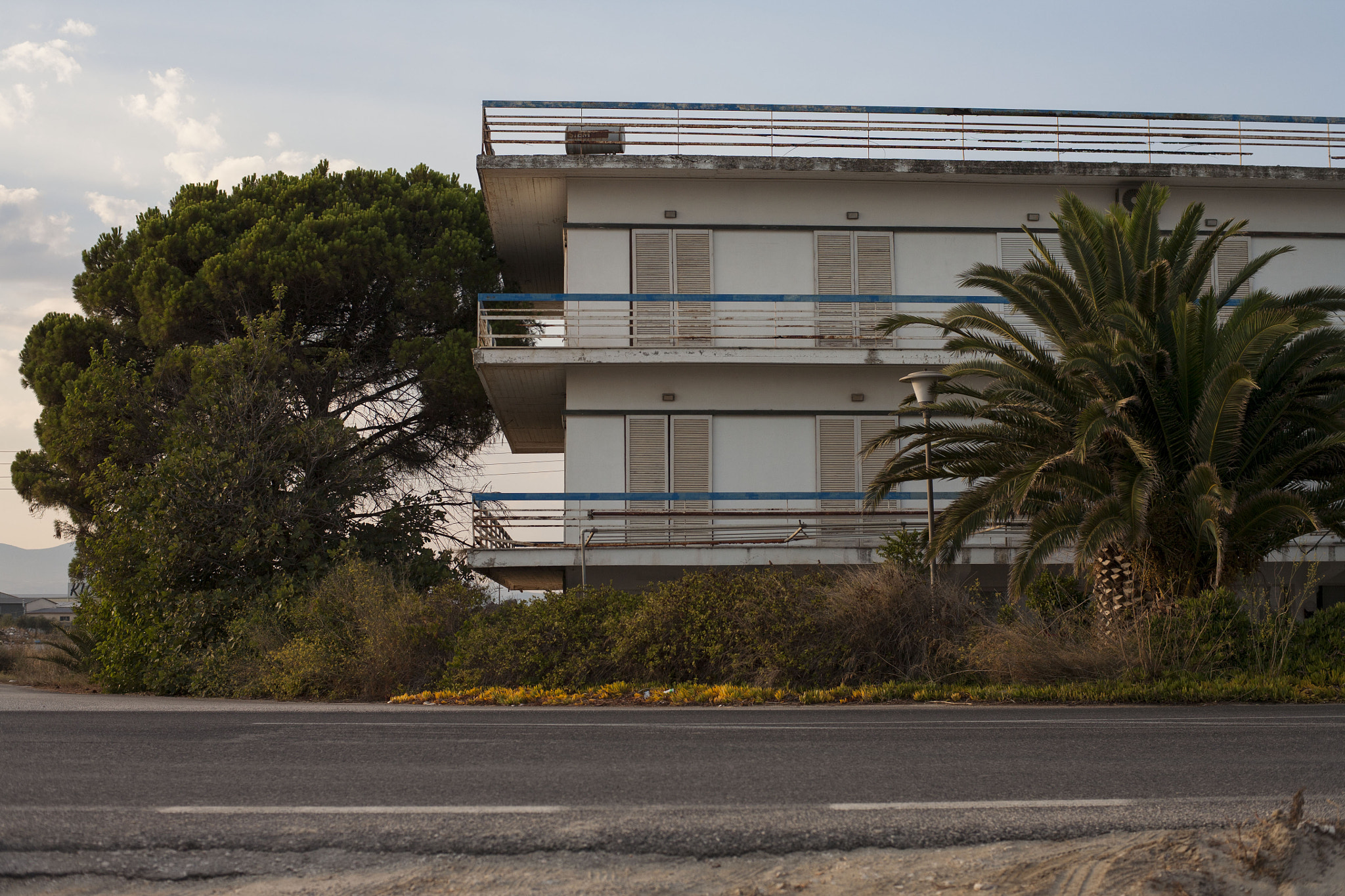 ZEISS Planar T* 50mm F1.4 sample photo. Abandoned hotel photography