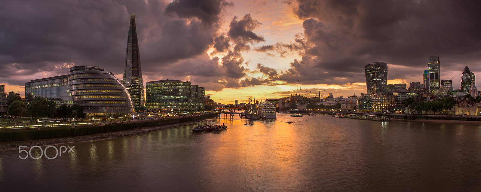Pentax smc DA 15mm F4 ED AL Limited sample photo. Sunset, river thames photography