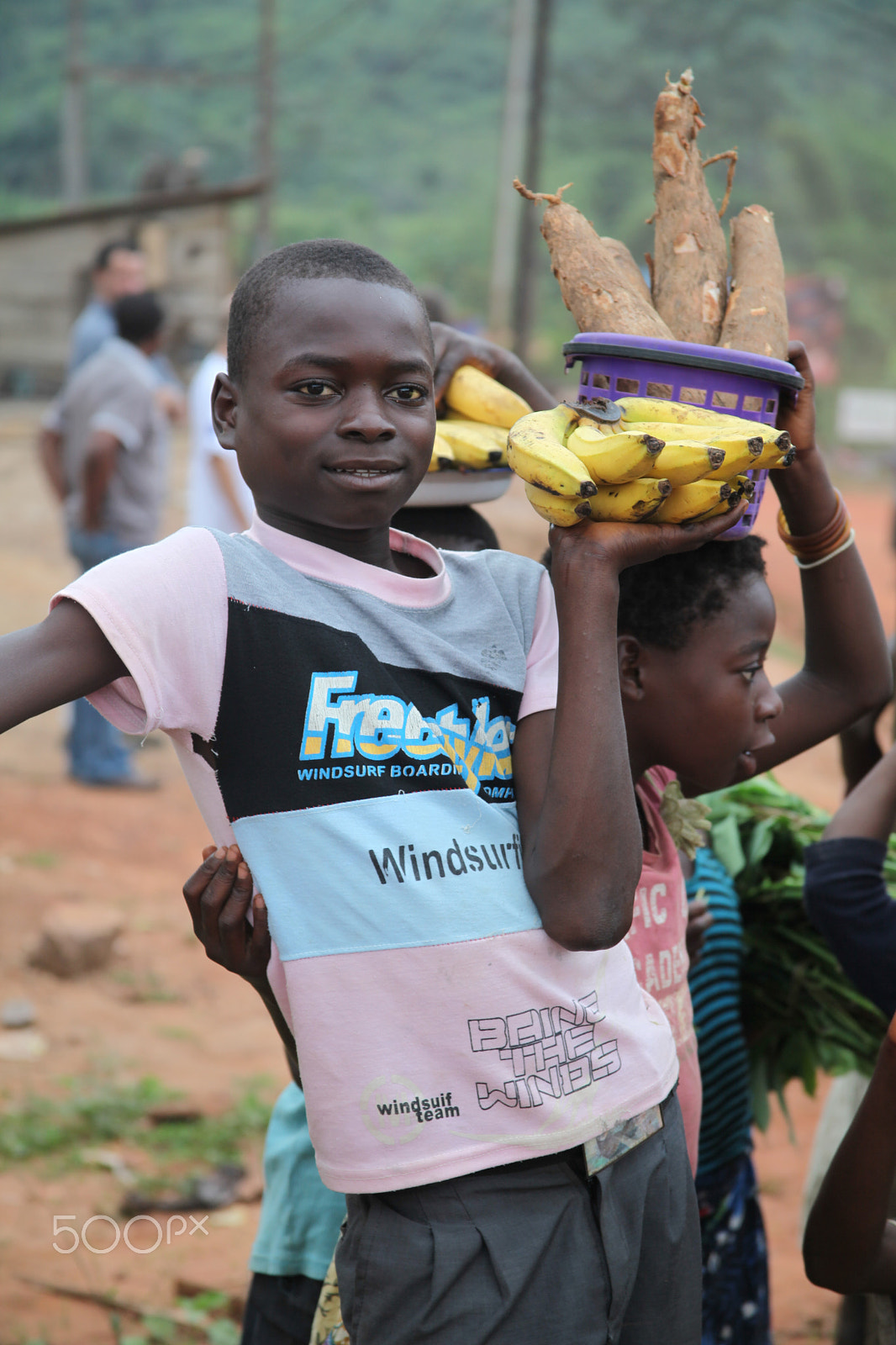 Canon EF-S 18-200mm F3.5-5.6 IS sample photo. Banana guy. matadi, congo photography