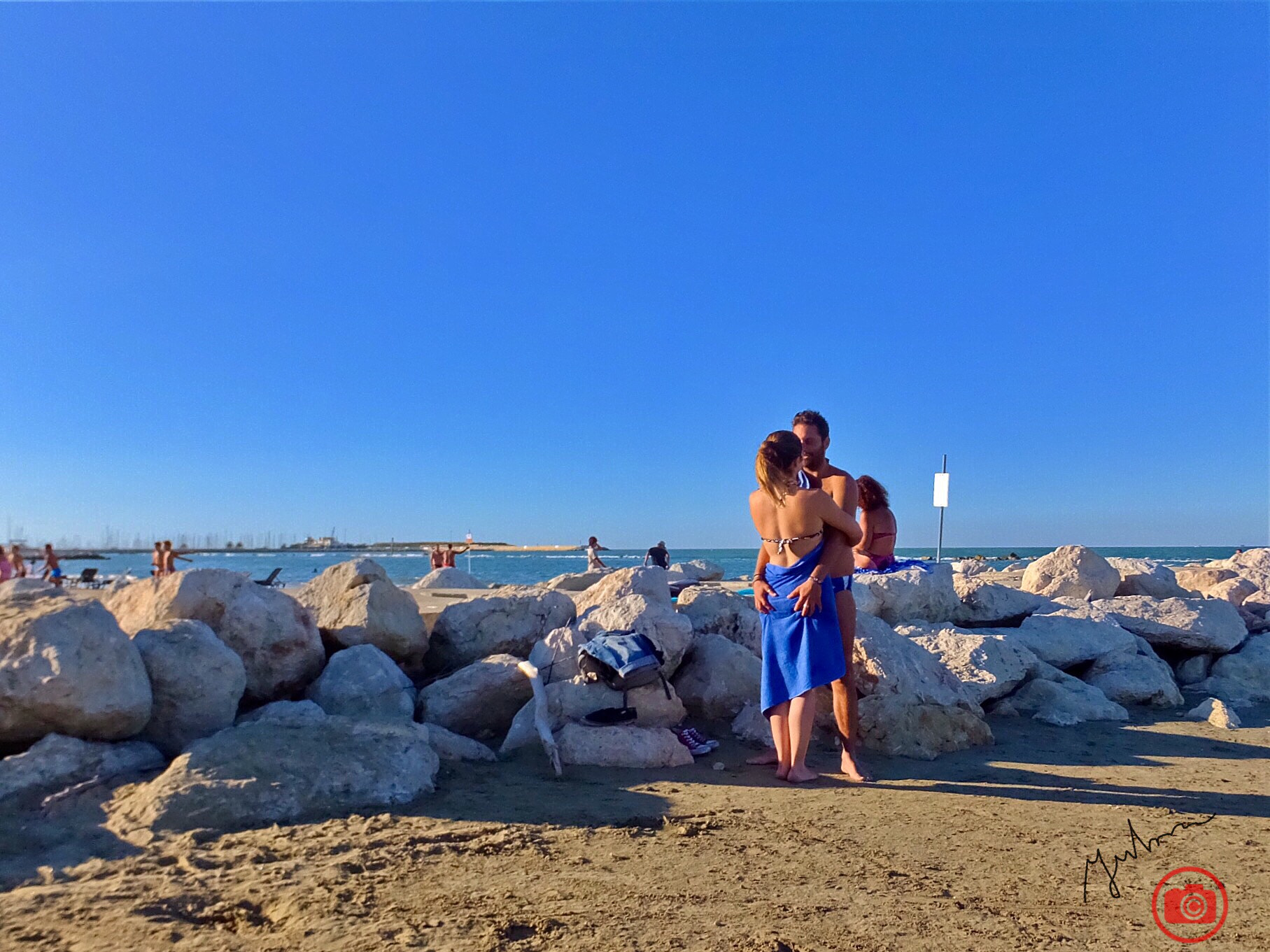 Fujifilm FinePix F900EXR sample photo. Traditional love on the beach photography