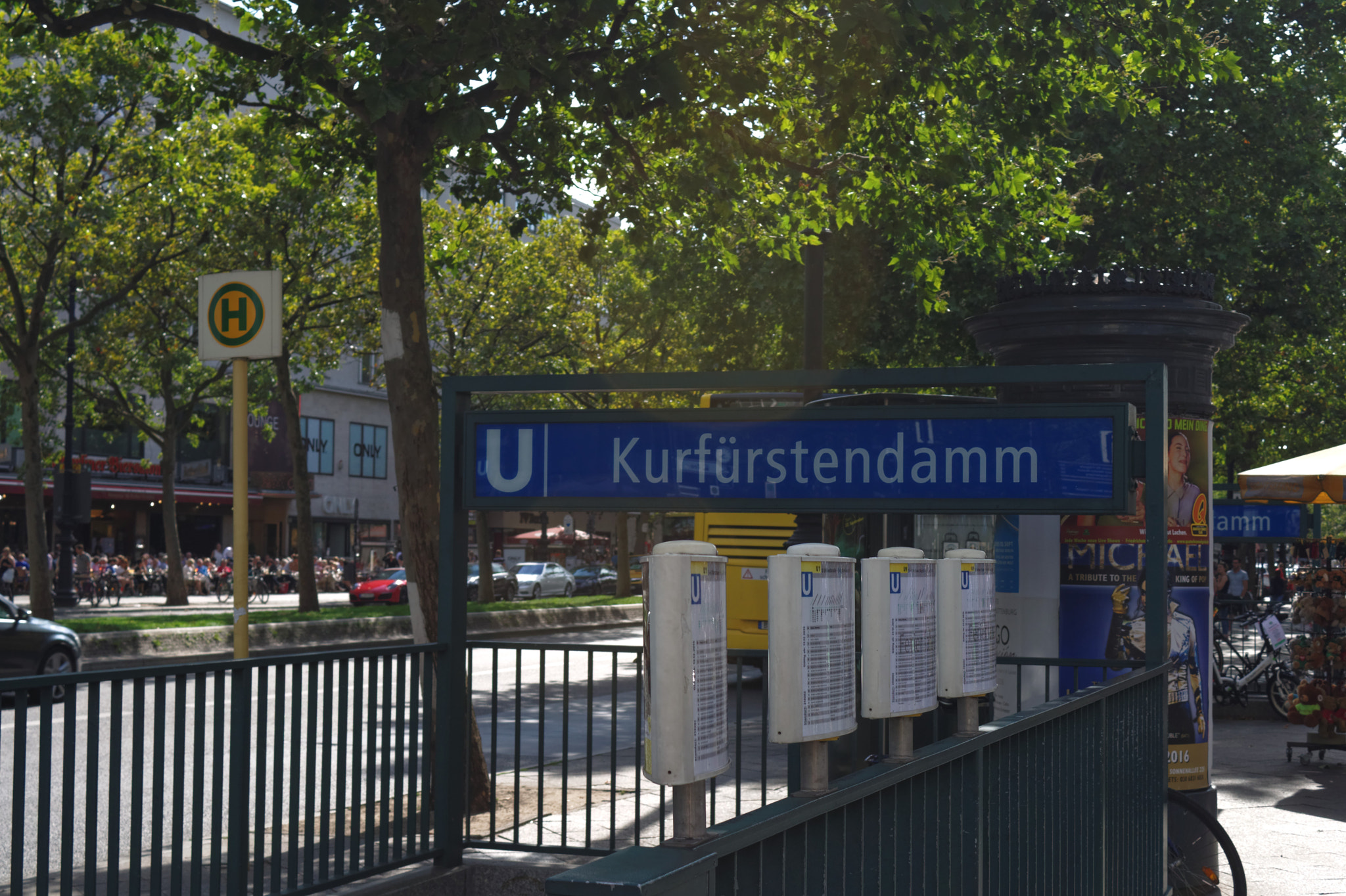 Canon EOS 400D (EOS Digital Rebel XTi / EOS Kiss Digital X) sample photo. Kurfürstendamm berlin photography