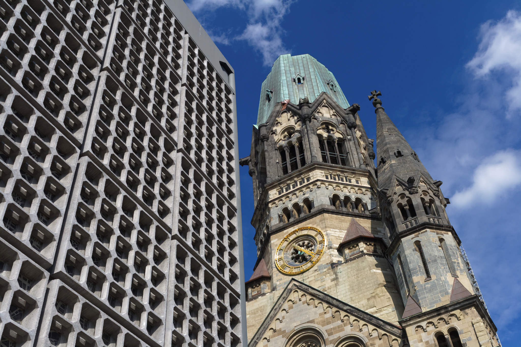 Canon EOS 400D (EOS Digital Rebel XTi / EOS Kiss Digital X) sample photo. Kaiser-wilhelm-gedächtniskirche photography