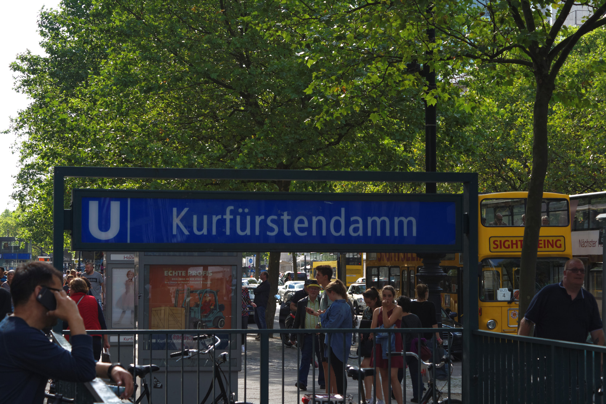 Canon EOS 400D (EOS Digital Rebel XTi / EOS Kiss Digital X) sample photo. Kurfürstendamm berlin photography