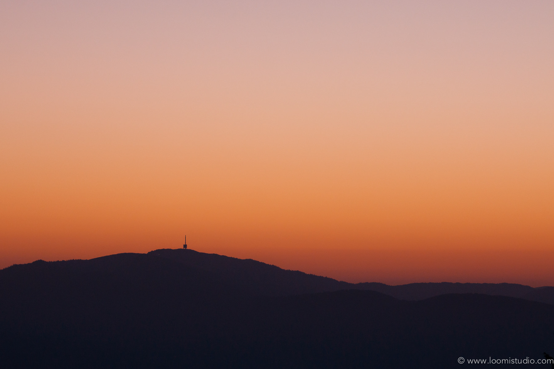 Sony Alpha DSLR-A700 + Sony 70-400mm F4-5.6 G SSM sample photo. Creux du van photography