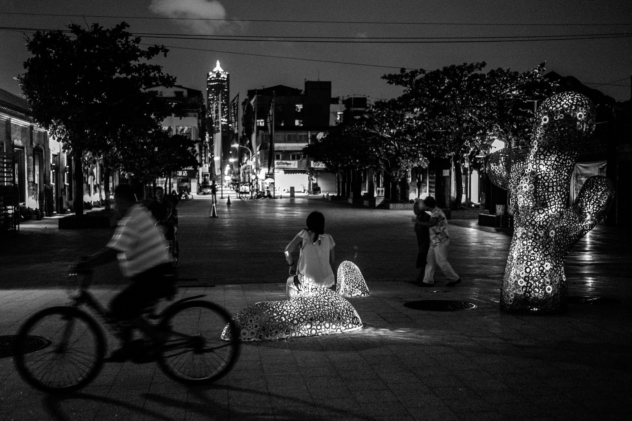 Leica Summicron-M 35mm F2 ASPH sample photo. Night cloud photography