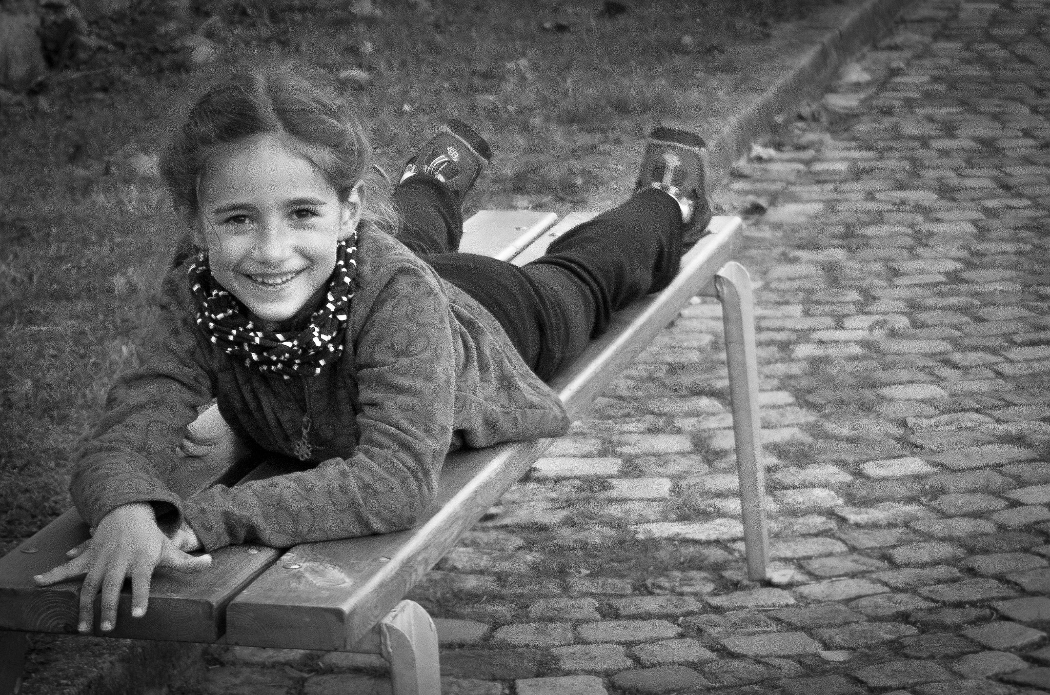 Samsung NX10 sample photo. Happiness photography
