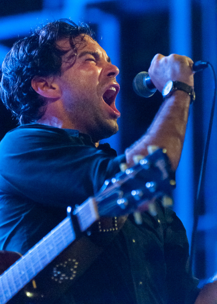 Nikon D300S + Nikon AF-Nikkor 80-200mm F2.8D ED sample photo. Zach williams of the lone bellow - 2016 lowell summer music series photography