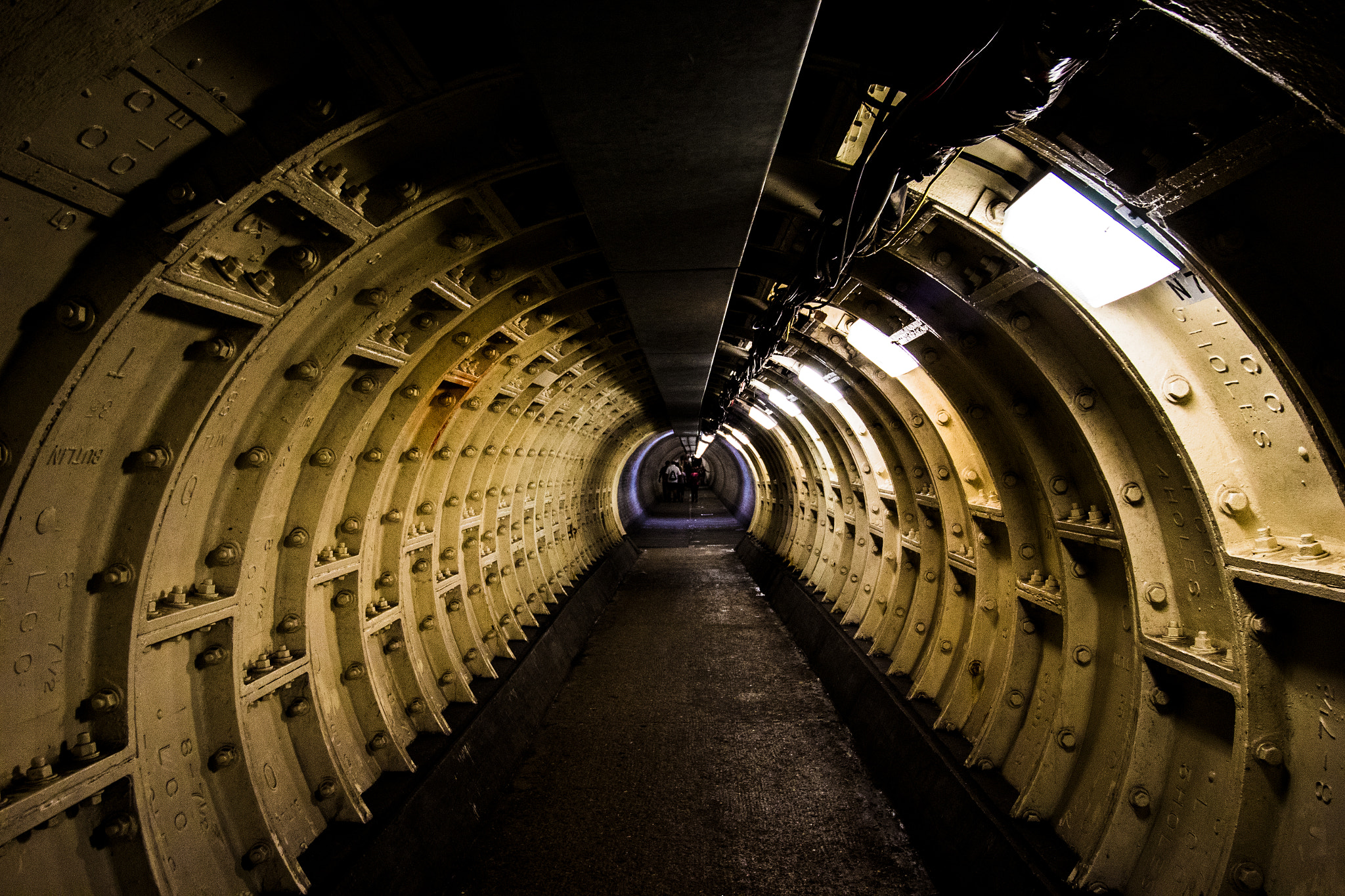 Canon EOS 1300D (EOS Rebel T6 / EOS Kiss X80) sample photo. Greenwich tunnel photography
