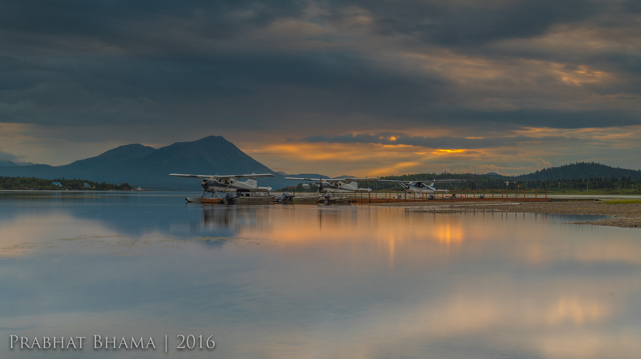 Nikon AF-S Nikkor 24-120mm F4G ED VR sample photo. Float planes in lake photography
