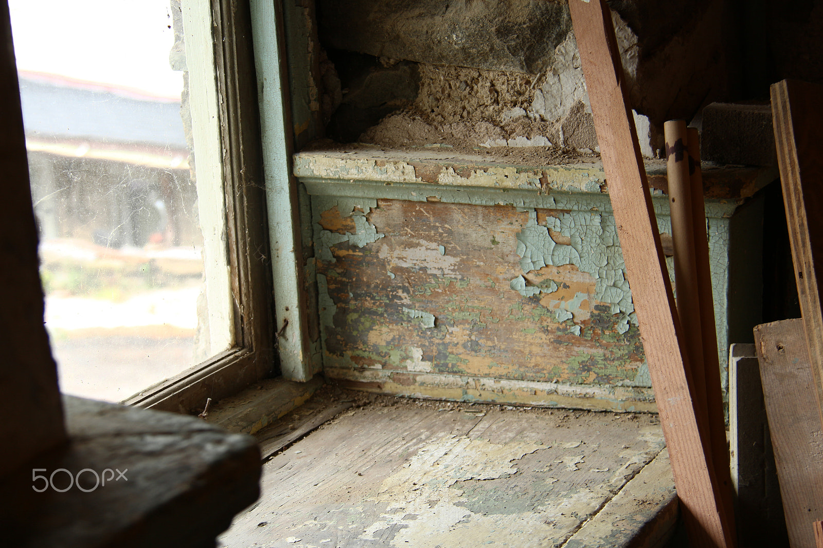 Canon EF-S 18-200mm F3.5-5.6 IS sample photo. Left behind: study in texture 2 photography
