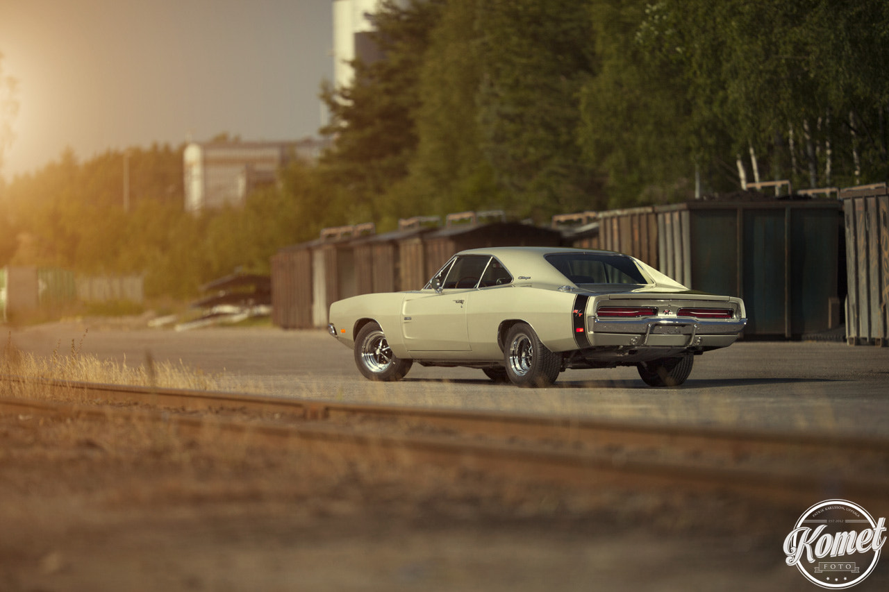 Canon EF 200mm F2L IS USM sample photo. Hemi charger photography