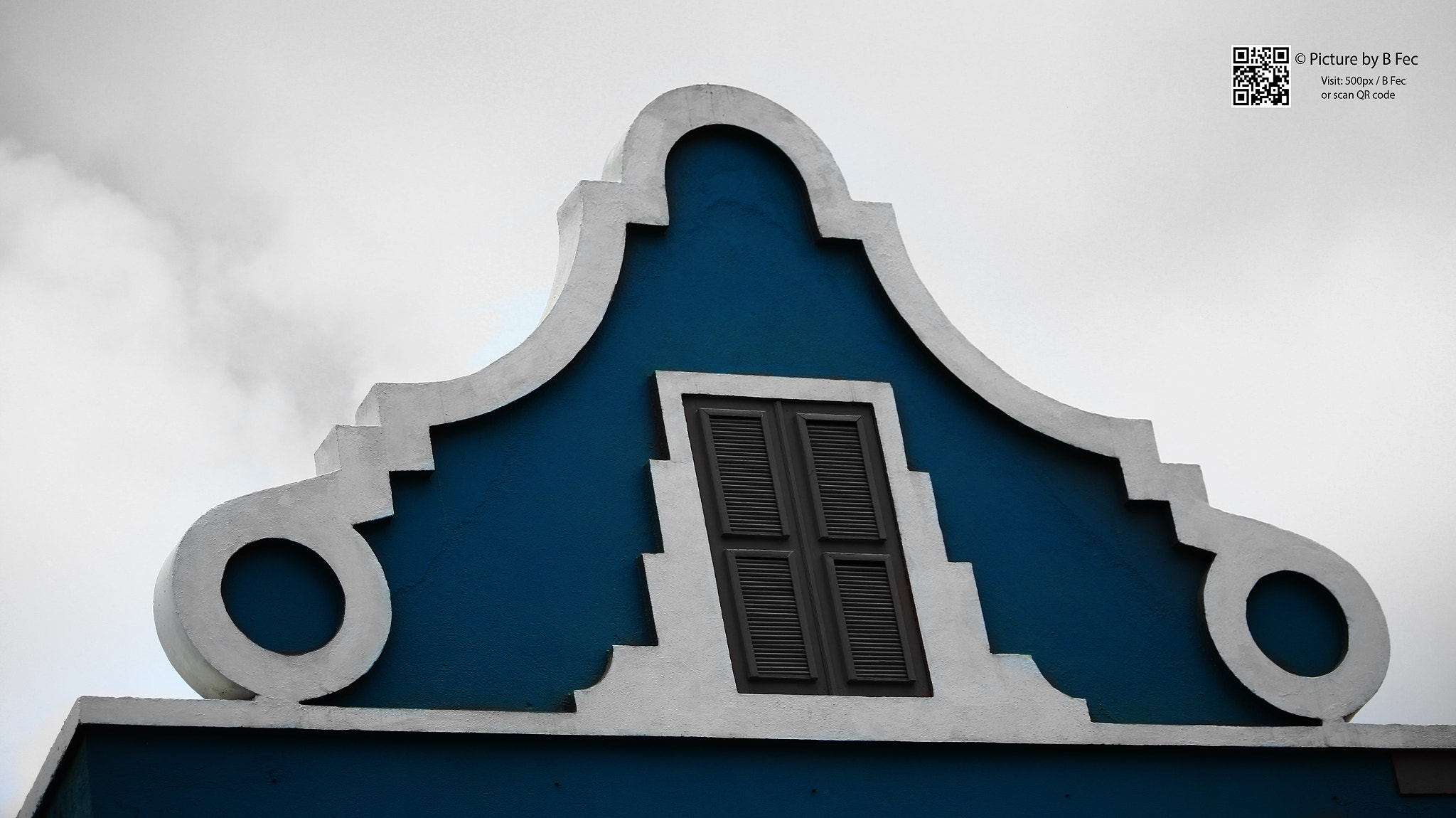 Canon EF-S 55-250mm F4-5.6 IS sample photo. Bonaire building photography