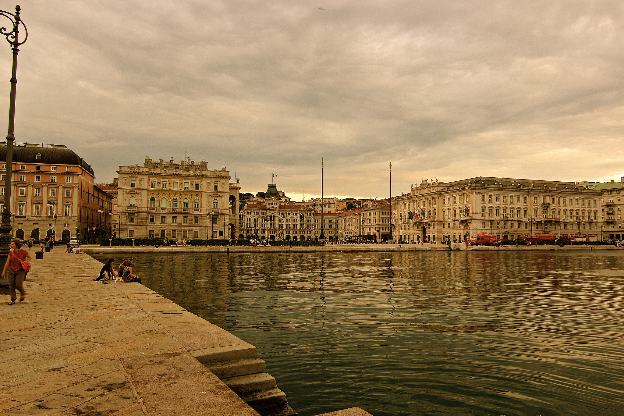 Canon EOS 100D (EOS Rebel SL1 / EOS Kiss X7) sample photo. Triest harbour photography