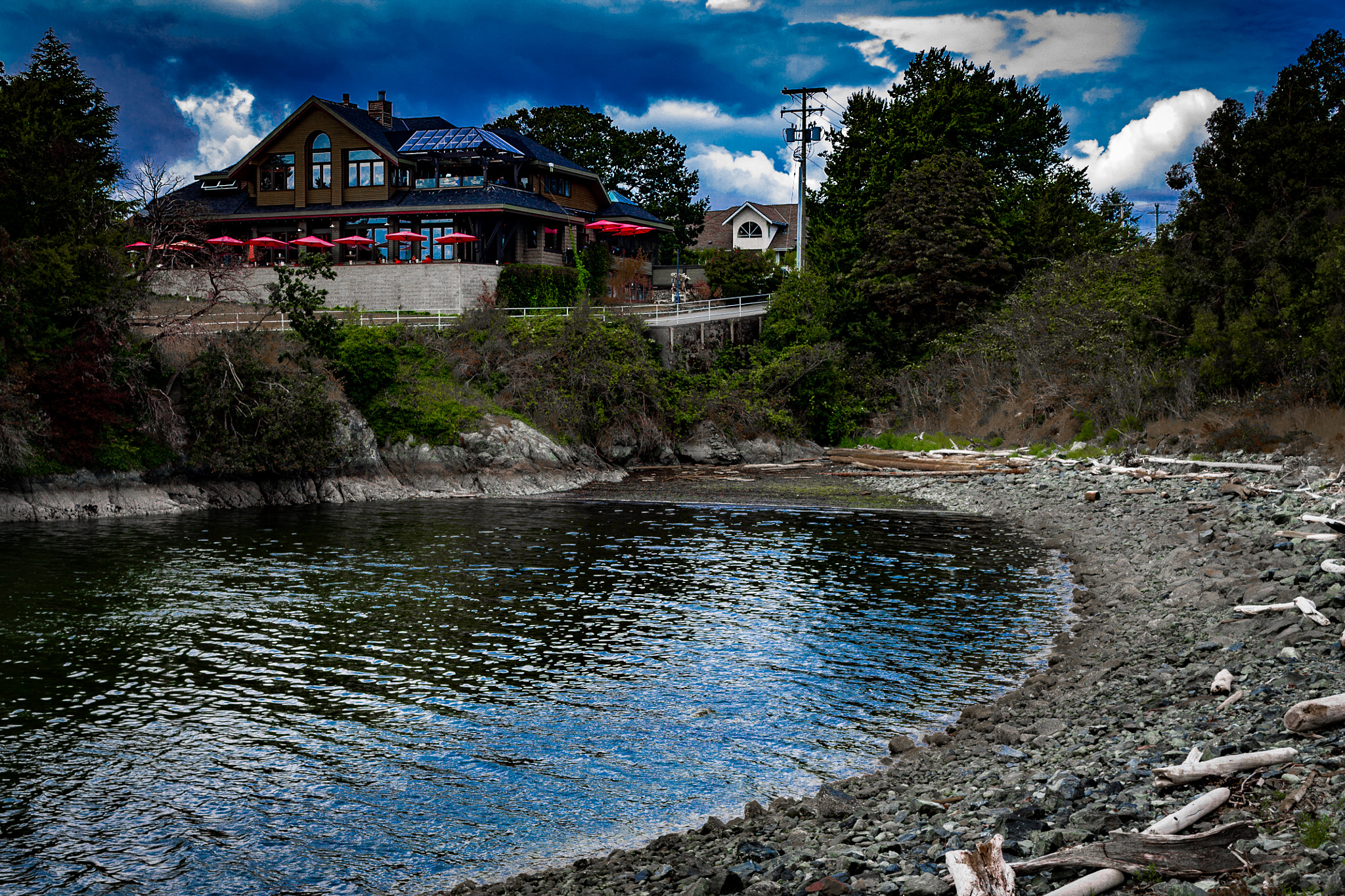 Canon EOS 1100D (EOS Rebel T3 / EOS Kiss X50) sample photo. Gastro pub // incoming storm photography